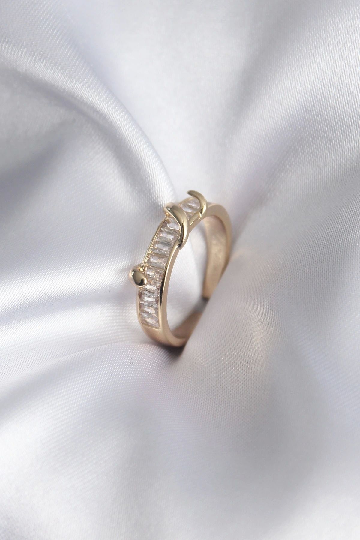 OurStyles Pirinç Gold Renk Su Yolu Zirkon Taşlı Model Kadın Yüzük - TJ-BYK2915