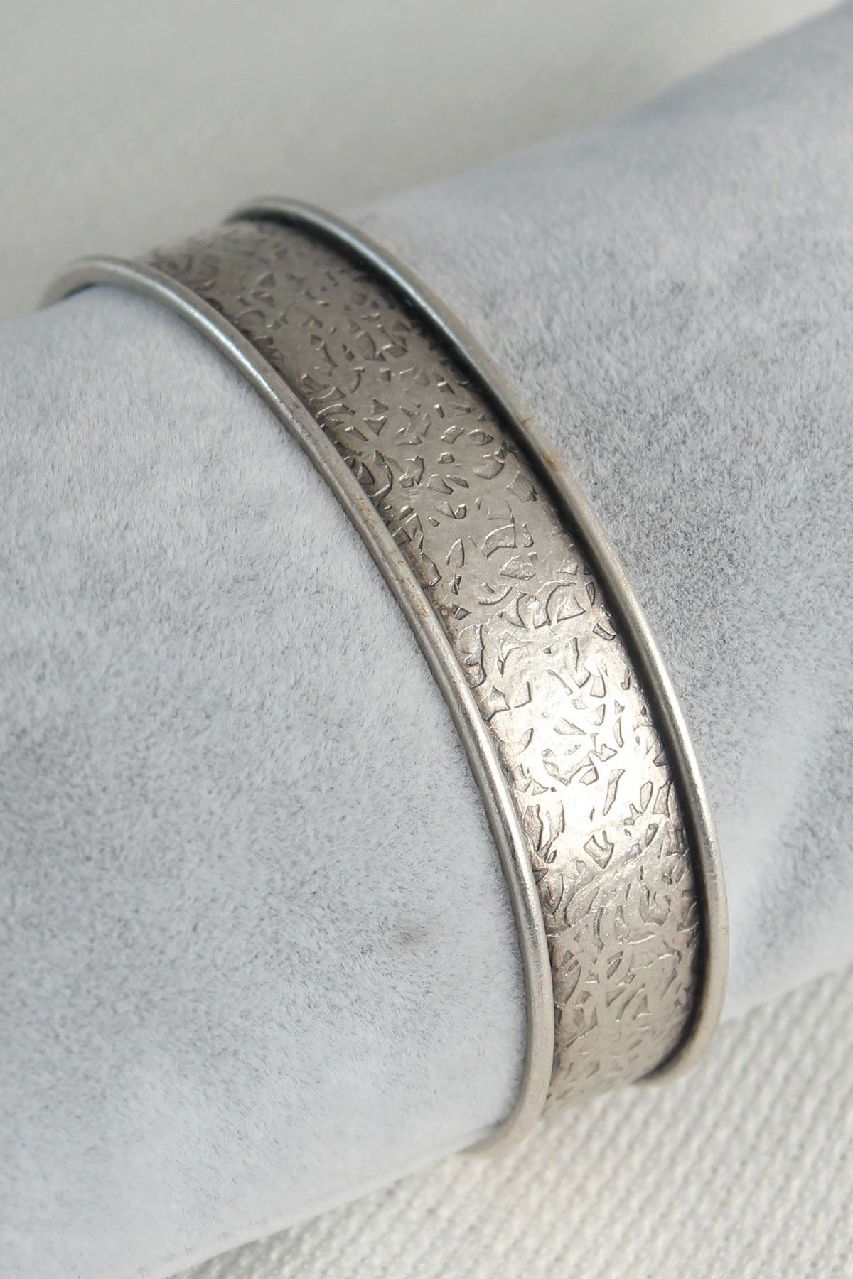 OurStyles Otantik Gümüş Renk Motif İşleme Detay Plaka Erkek Bileklik - TJ-EB3625