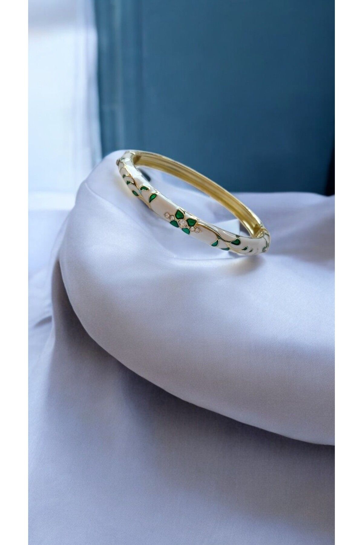 NOVA JEWELLERY Özel Seri Mineli Çelik Kelepçe |