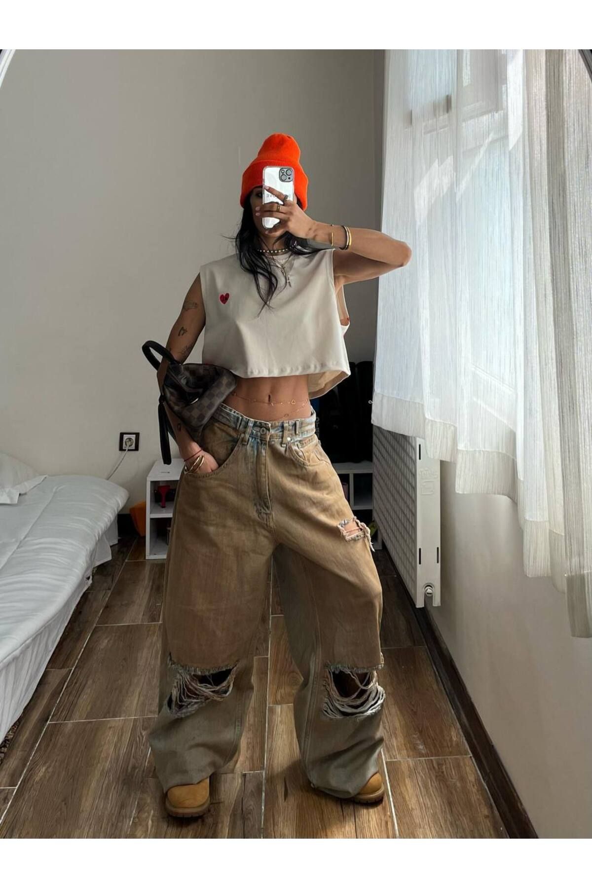 Alien 1979 💕 Self Love Kalp Detaylı Bej Crop Top
