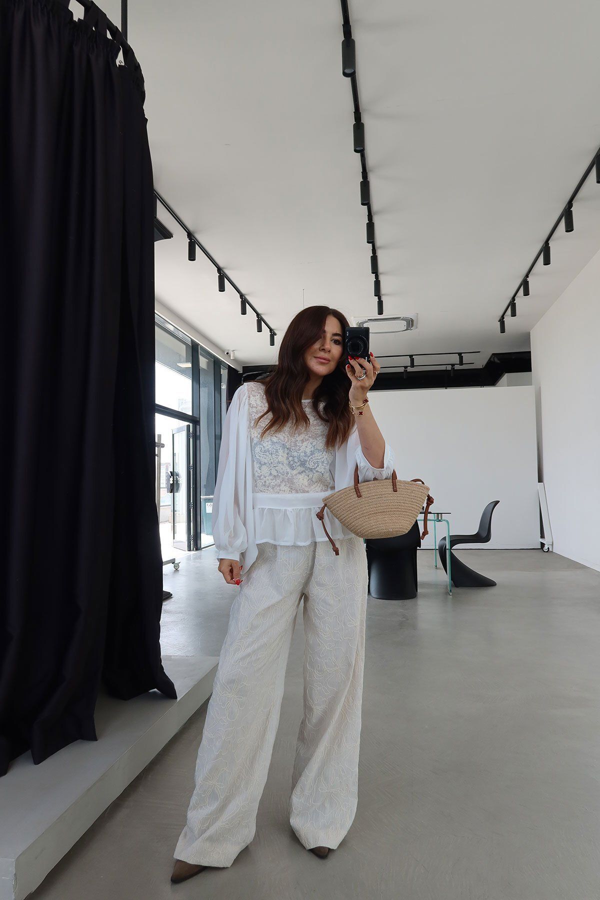 Özge Özgenç Ö.Ö %100 Keten Brode İşlemeli Geniş Pantolon