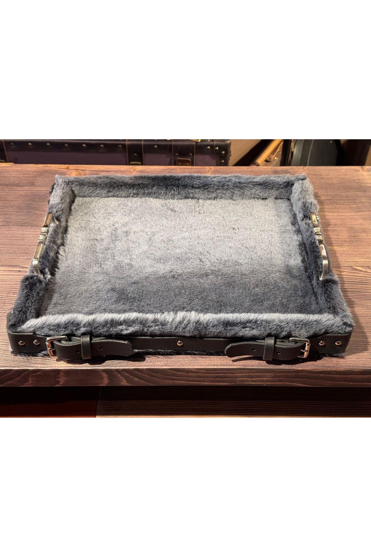 MOLOUD DESIGN ATELIER Choco Gray Kürk Kaplama Tepsi