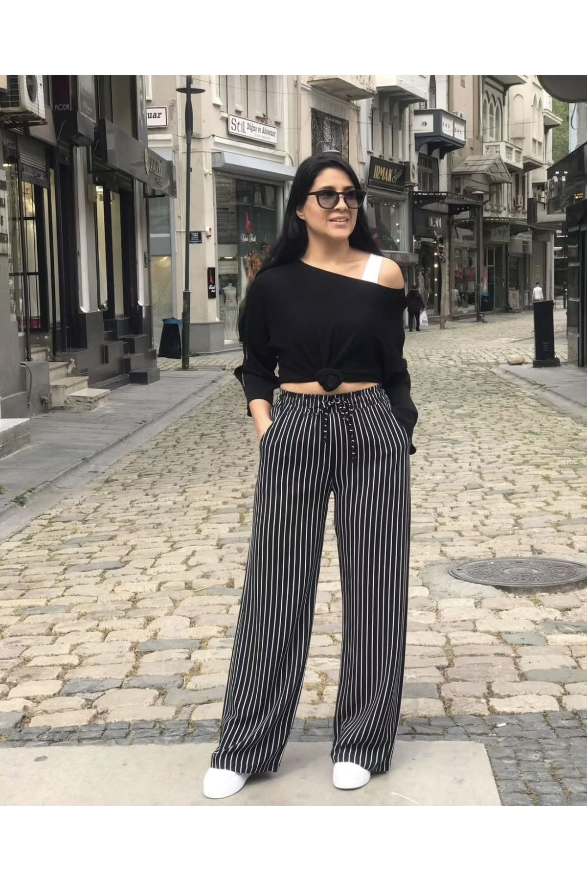 YILDIRIM GÜNGÖR Beli Lastikli Çizgili Palazzo Pantolon