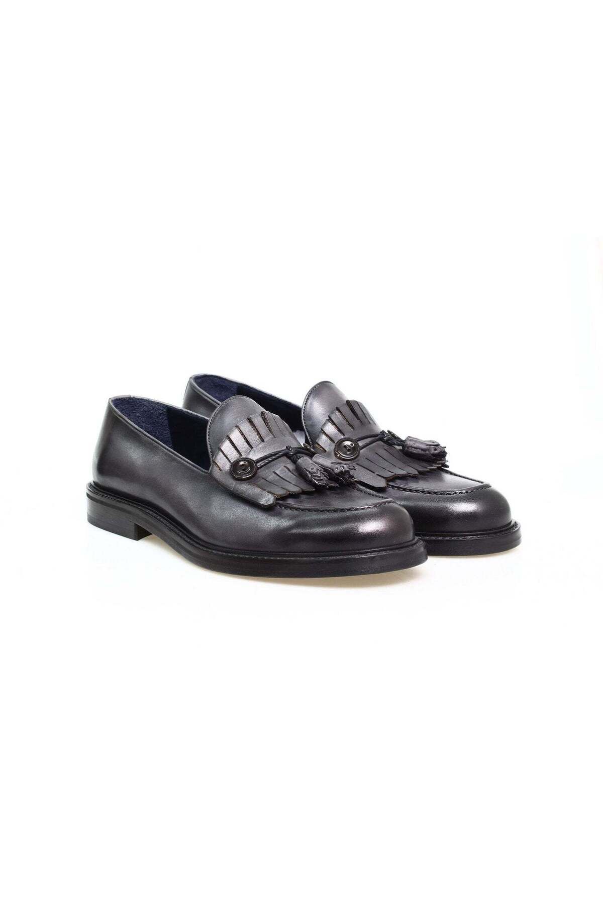 Butik GRİ RENK BAĞCIKSIZ HAKİKİ DERİ ERKEK AYAKKABI