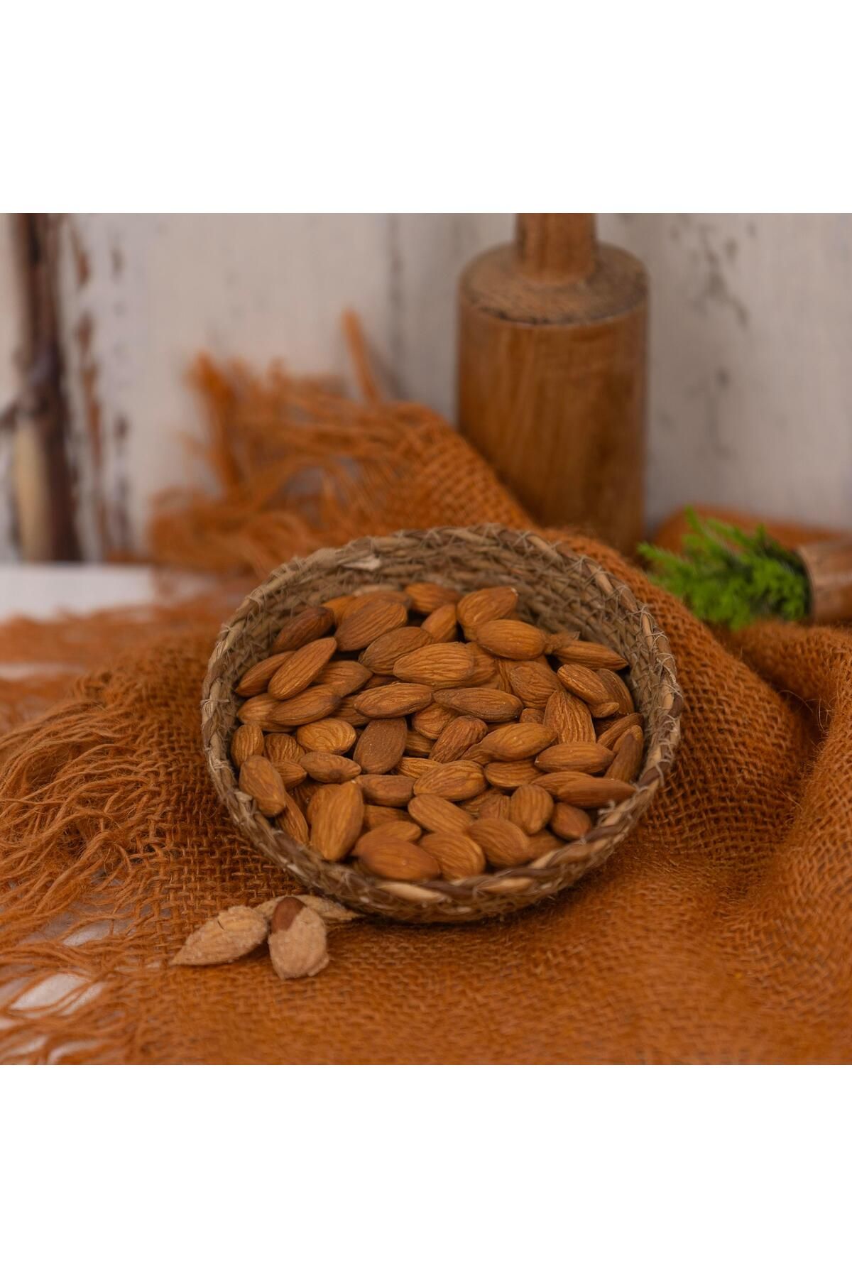 ÜLKÜ KURUYEMİŞ Taze Çi̇ğ Badem İçi̇ 250gr