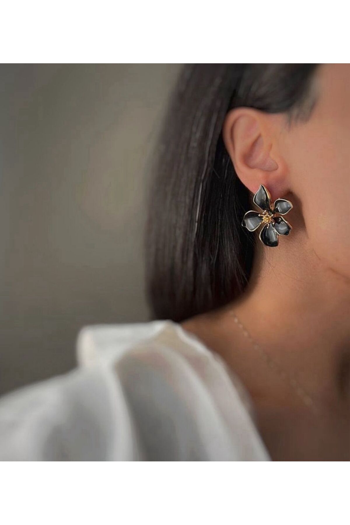 Vent Siyah Çiçek Model Küpe