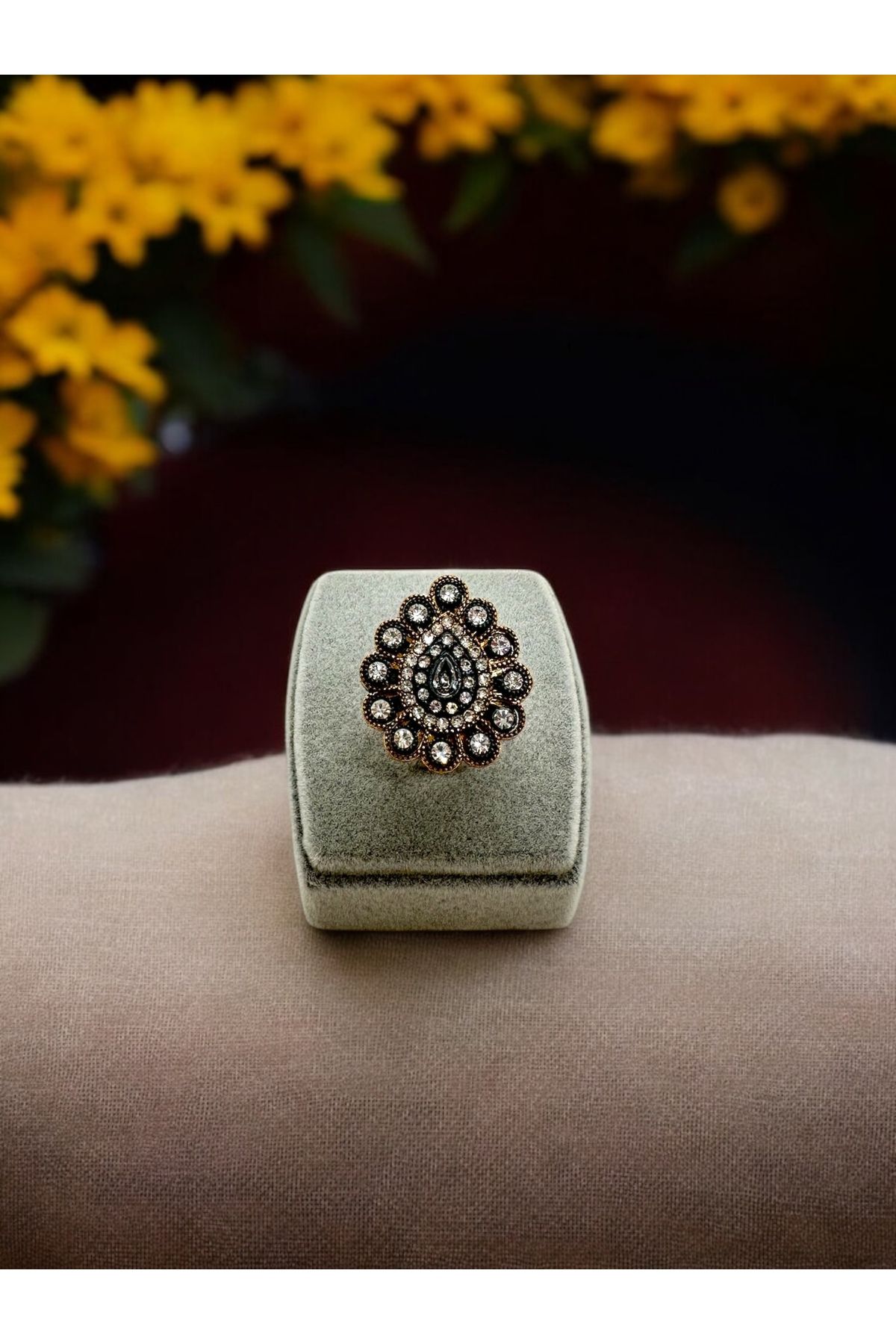 FUYA JEWELLERY Zirkon Taşlı Elmas Montür Su Damlası Yüzük