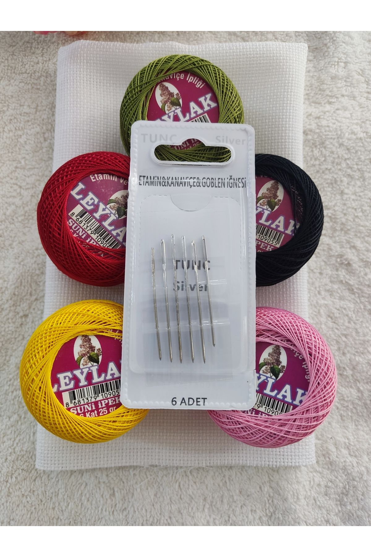 Engin TT Etamin Kaneviçe Başlangıç Seti – 5 Renk Suni İpek İplik + Etamin Kumaşı + 6’lı İğne Hediyeli