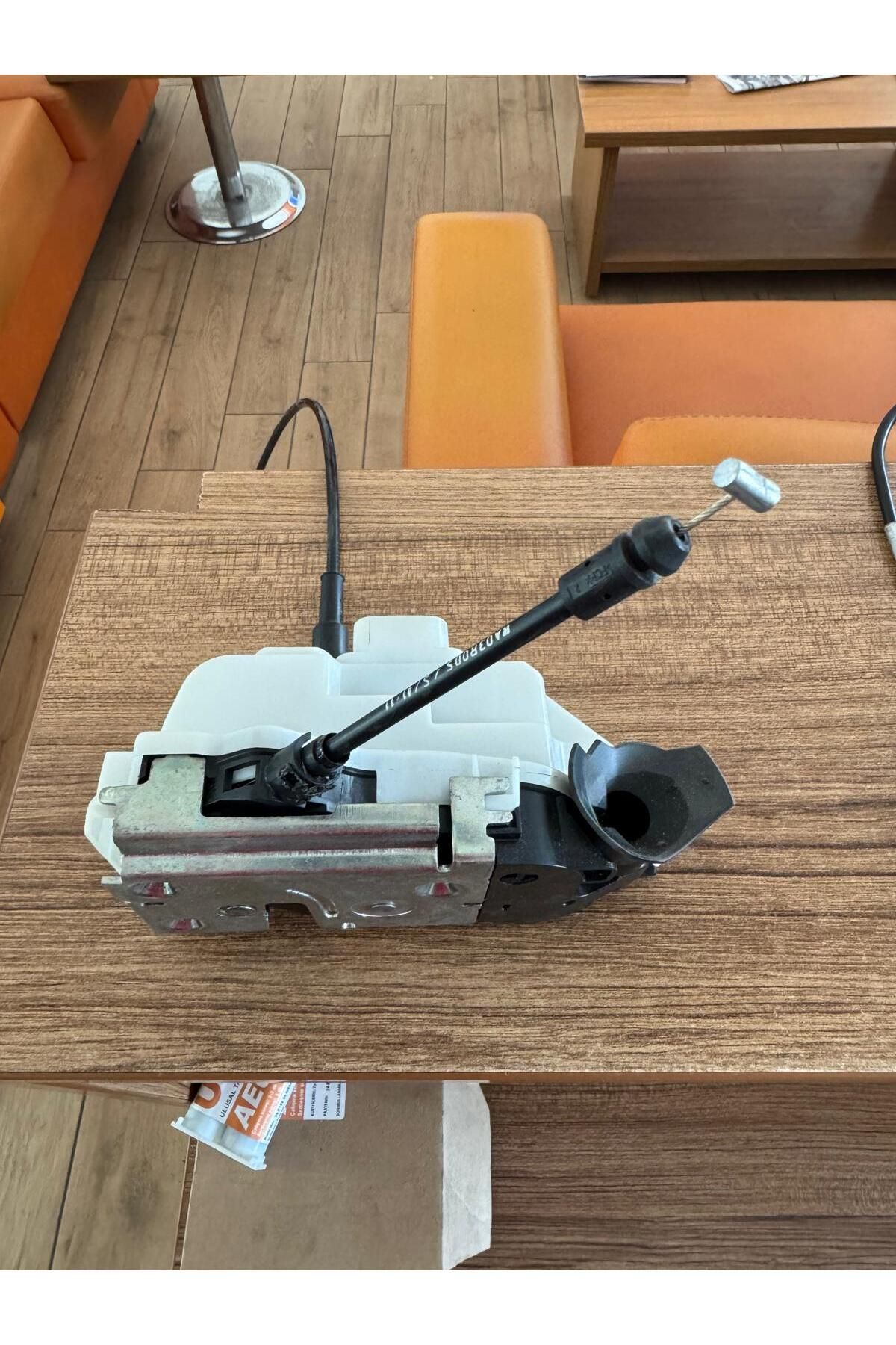 Çeşitli MEGANE 2 KAPI KİLİDİ SOL ÖN