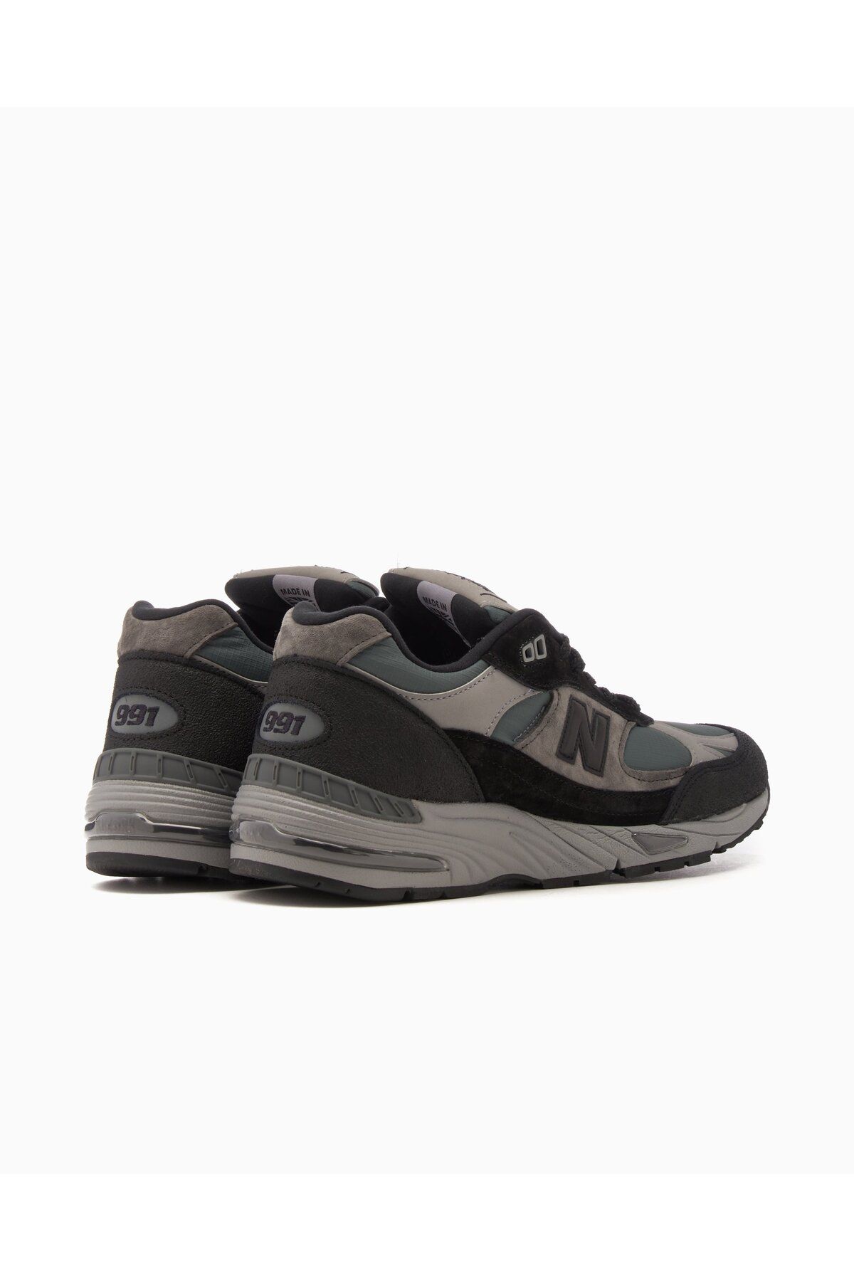 اسنیکر مشکی مردانه کفش های اورجینال New Balance