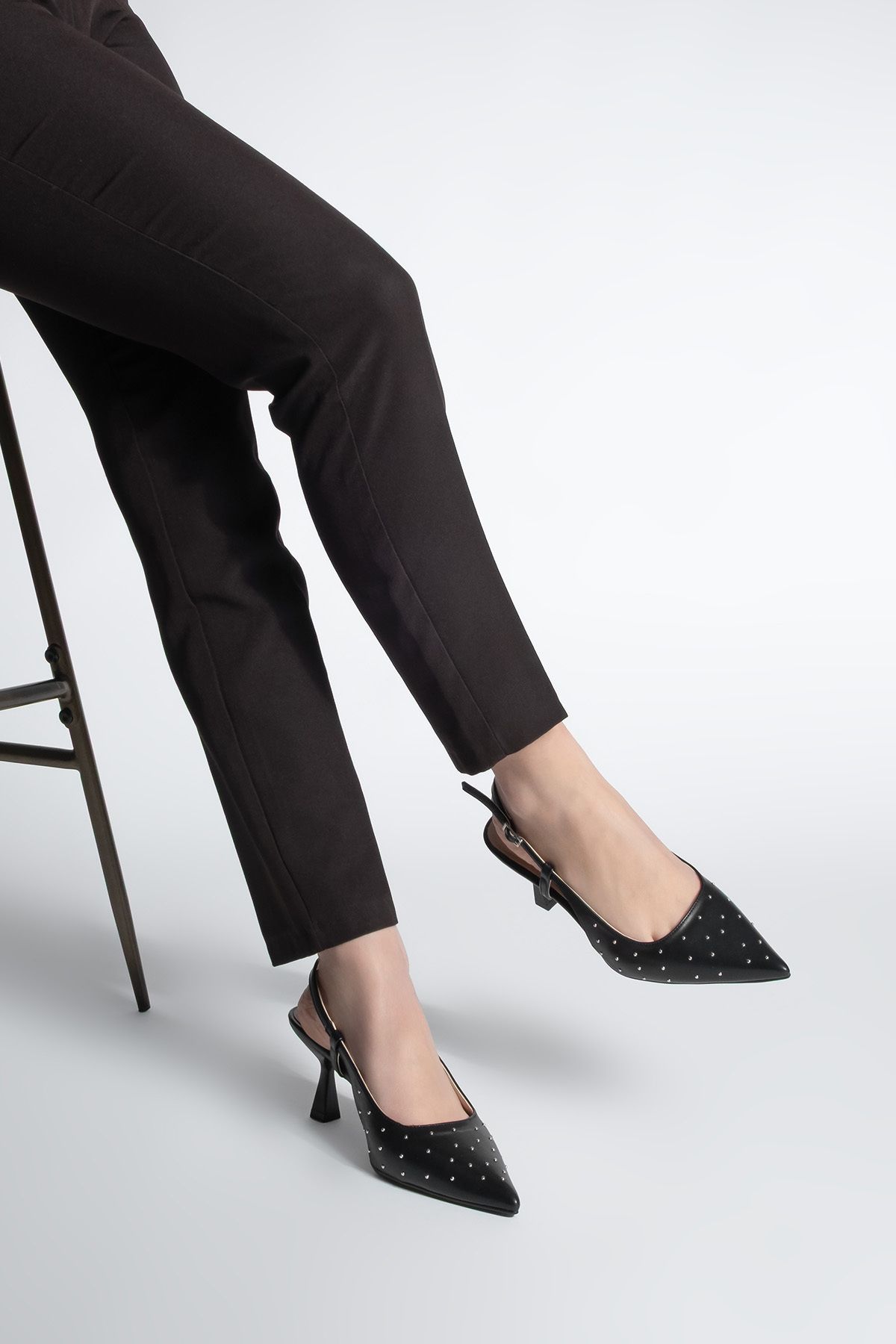 استیلتو زنانه STILETTO در پشت کفش پاشنه بلند با TIMON مشکی را نشان داد Marjin