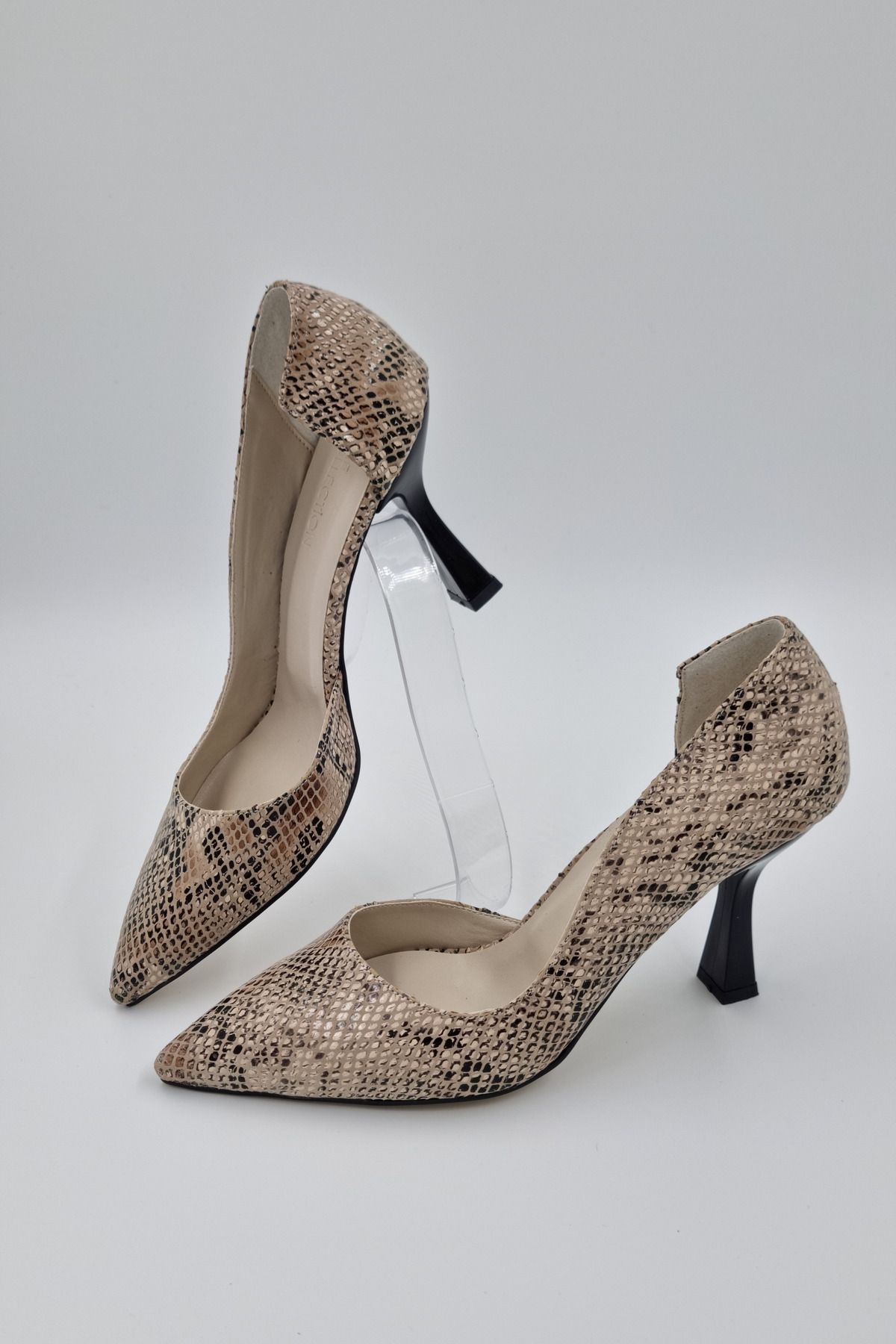 Odie Collection Kadın Yılan Derisi Desenli Sivri Burun Şık Stiletto