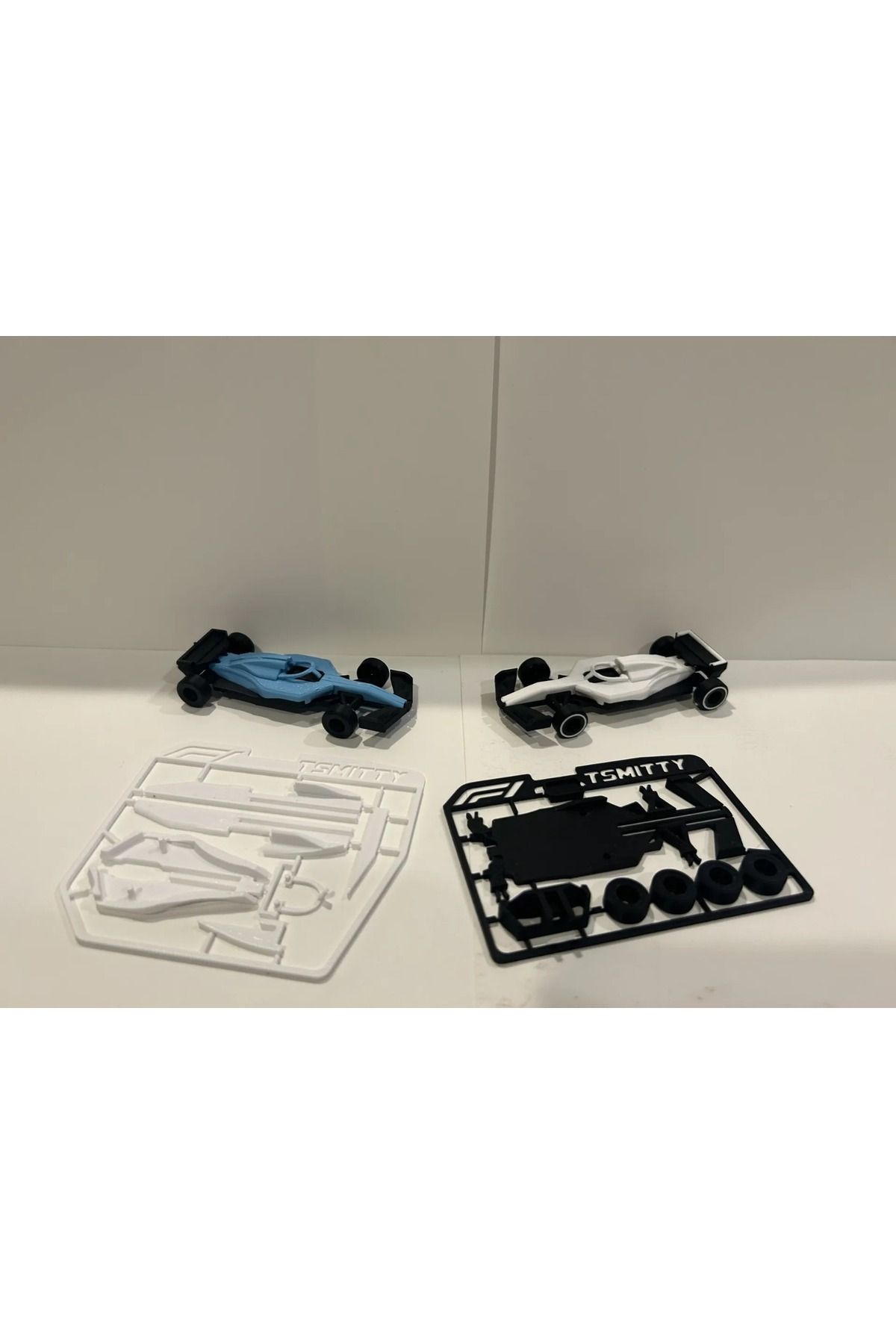 Filkorium3D Araba Kit Kart – Mini Montajlı Araba Modeli (SİYAH & BEYAZ) - Koleksiyonluk (1 ADET)
