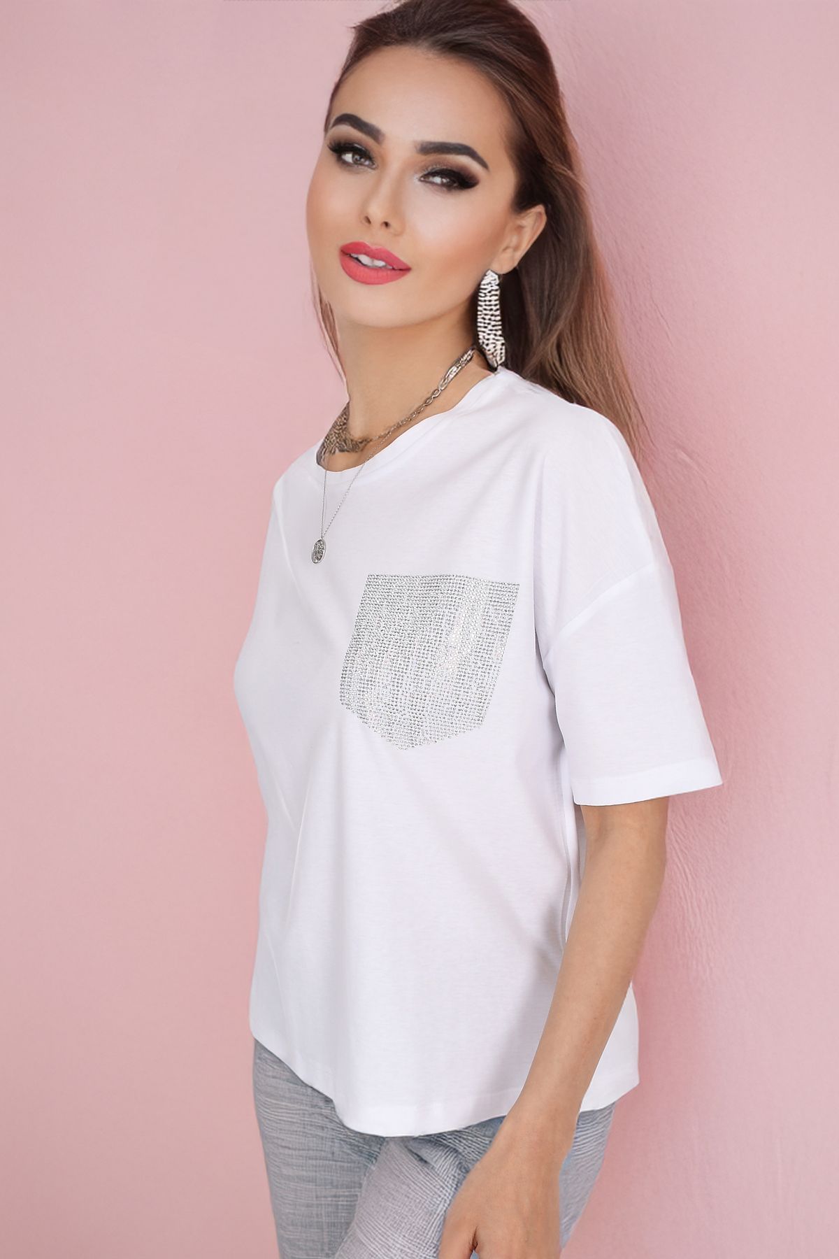 Pia Velle Taş Cepli Basic Beyaz T-Shirt – Sadelikte Işıltı Saklı