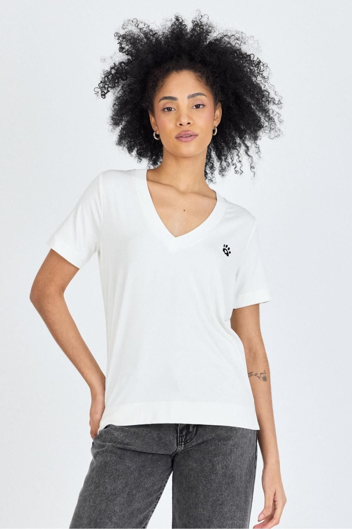 mammamiav V yaka t shirt