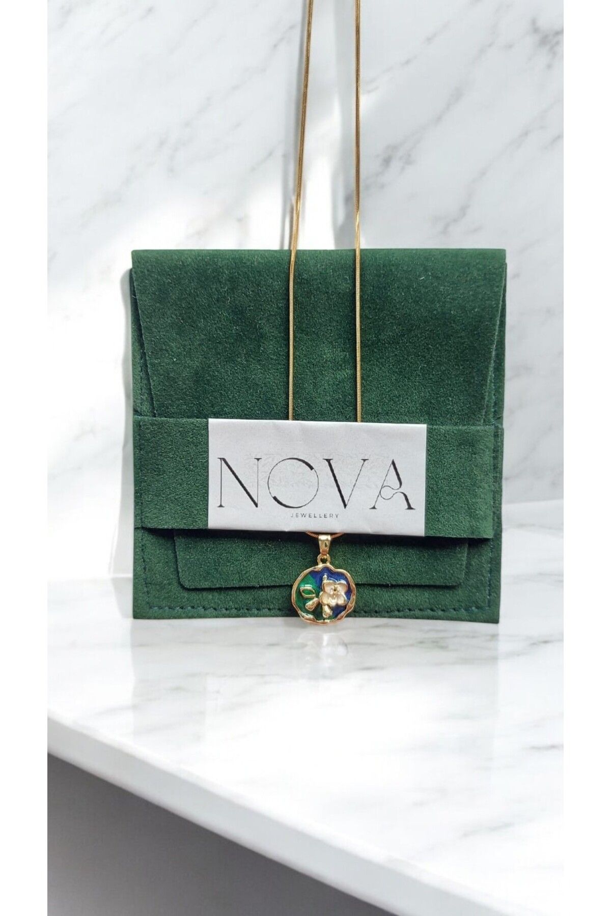 NOVA JEWELLERY Çelik Gold Renk Zincir Portre Çiçek İşlemeli Zirkon Taşlı Kolye |STEEL NECKLACE