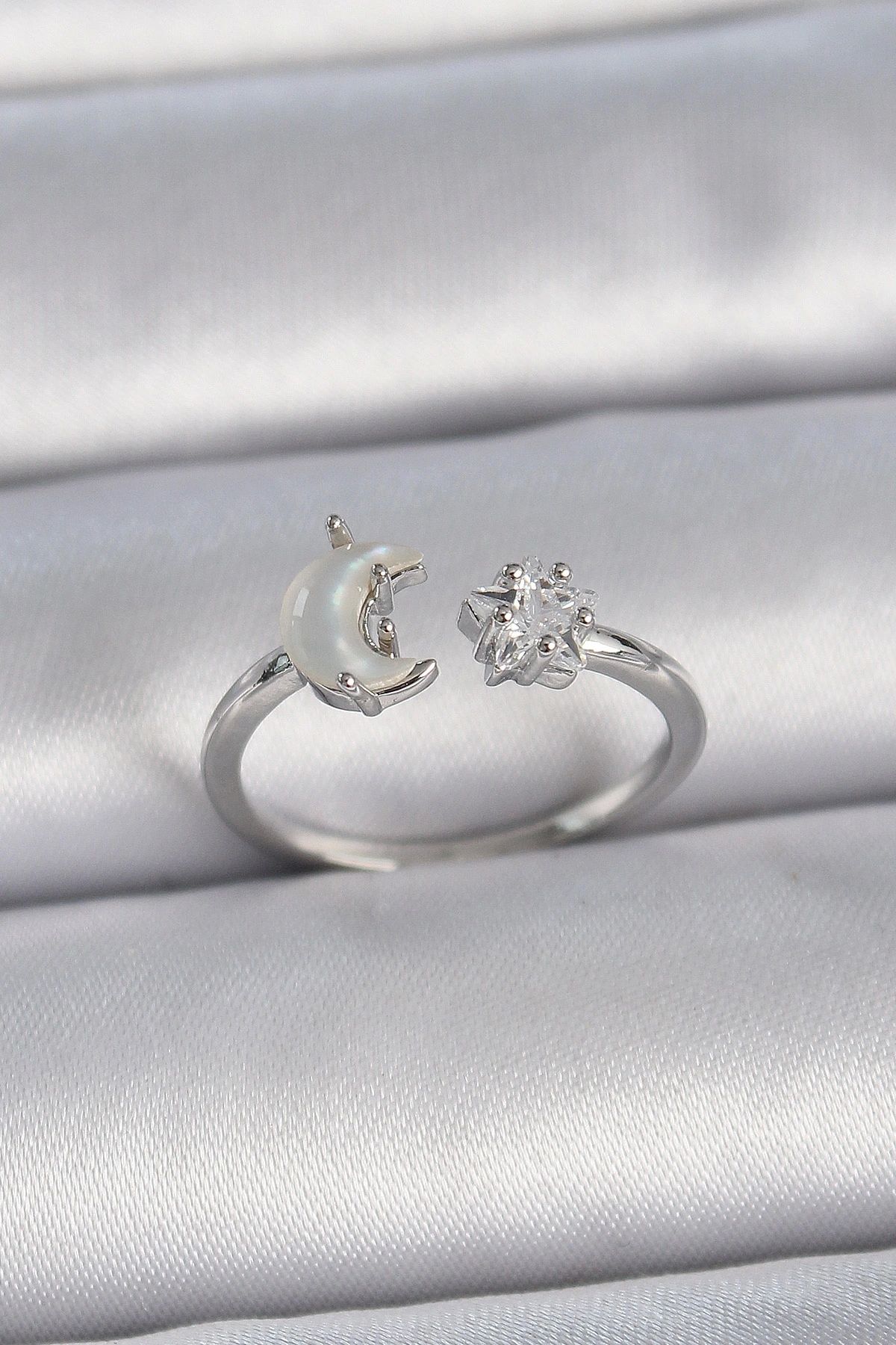 OurStyles Pirinç Gümüş Renk İncili Hilal Zirkon Taşlı Yıldız Ayarlanabilir Kadın Yüzük - TJ-BYK3361