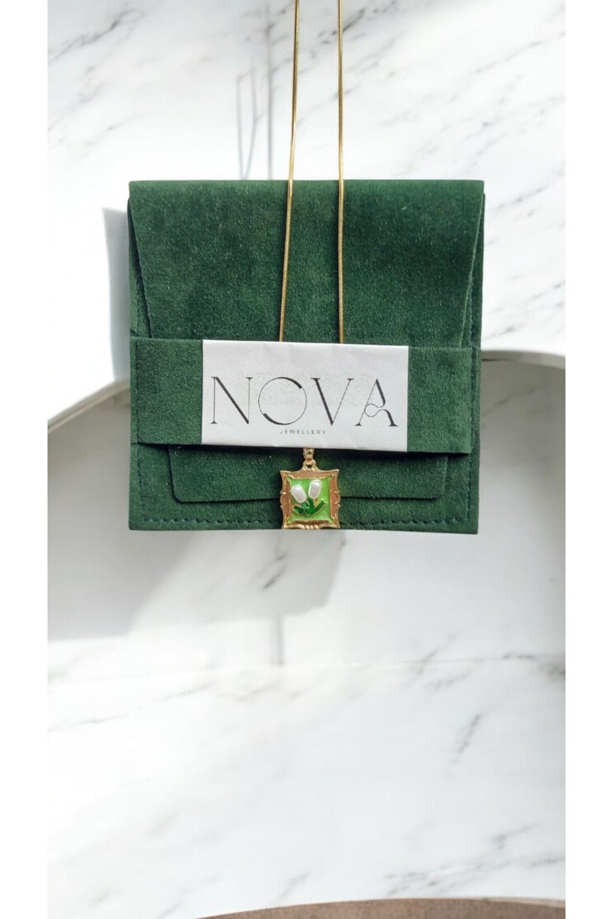 NOVA JEWELLERY Çelik Gold Renk Zincir Portre Çiçek İşlemeli Zirkon Taşlı Kolye |STEEL NECKLACE