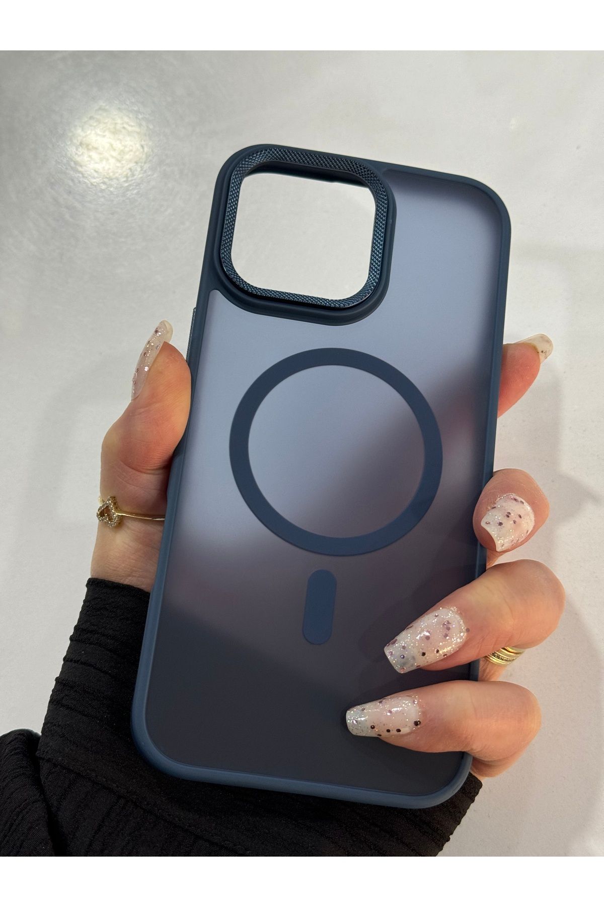 DÜNYA AKSESUAR İphone 16 pro Uyumlu Megsafe Şarj Mat Darbe Önleyici Tam Koruma Silikon Kılıf