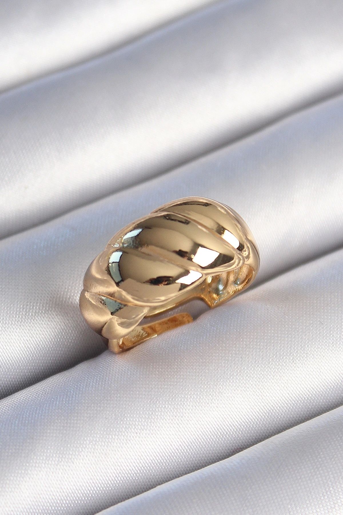 OurStyles Pirinç Gold Renk Sarmal Model Kadın Yüzük - TJ-BYK3483