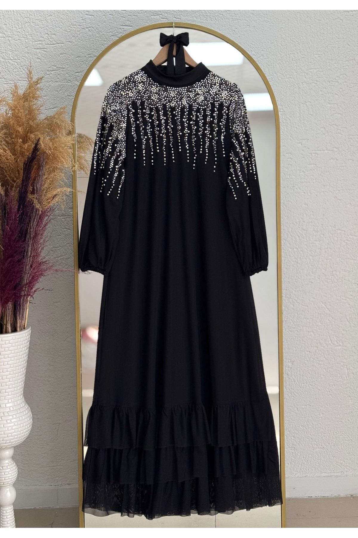 MİHRA STORE Nazenin Altı Fırfırlı Üstü Taşlı Abaya-GE752 Siyah