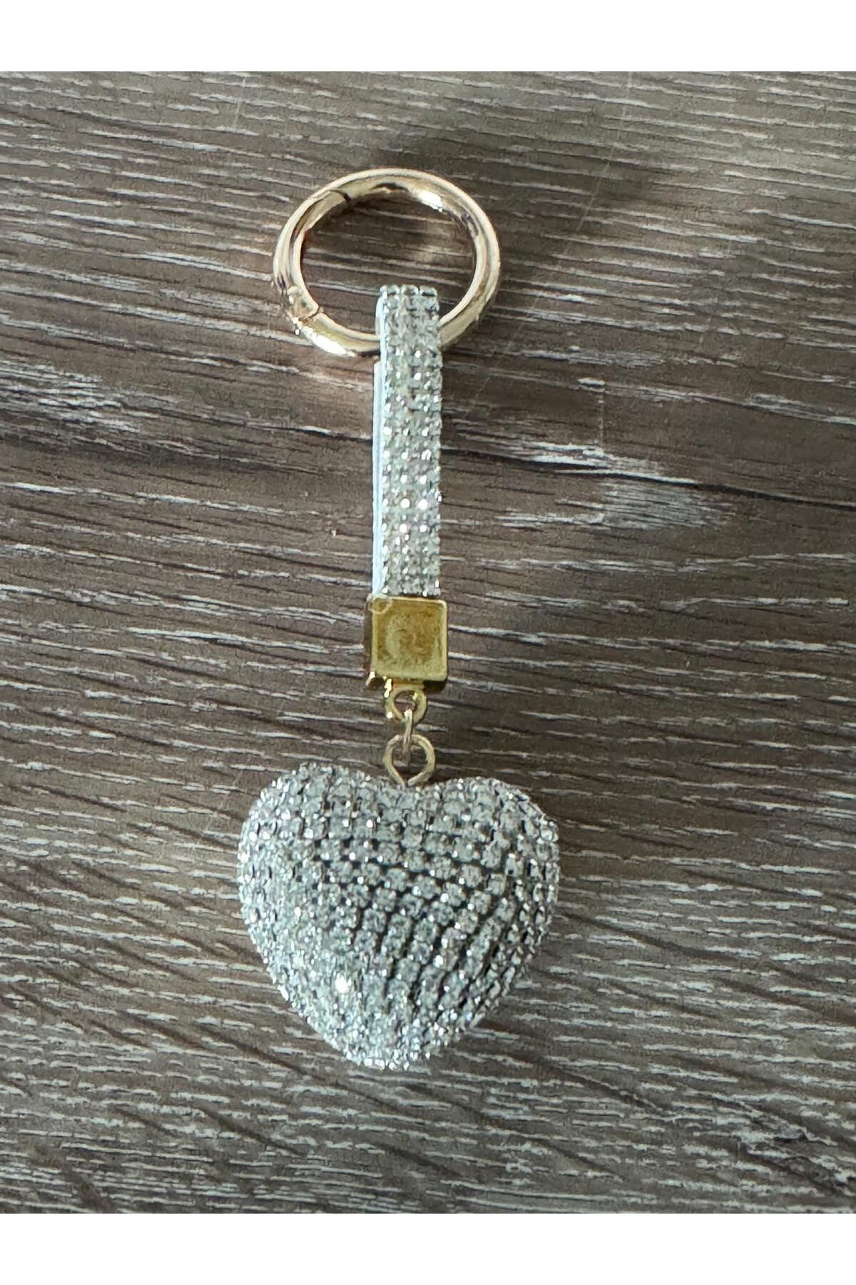 misstakıjewerly GÜMÜŞ RENK TAŞLI BOMBELİ KALP MODEL ANAHTARLIK