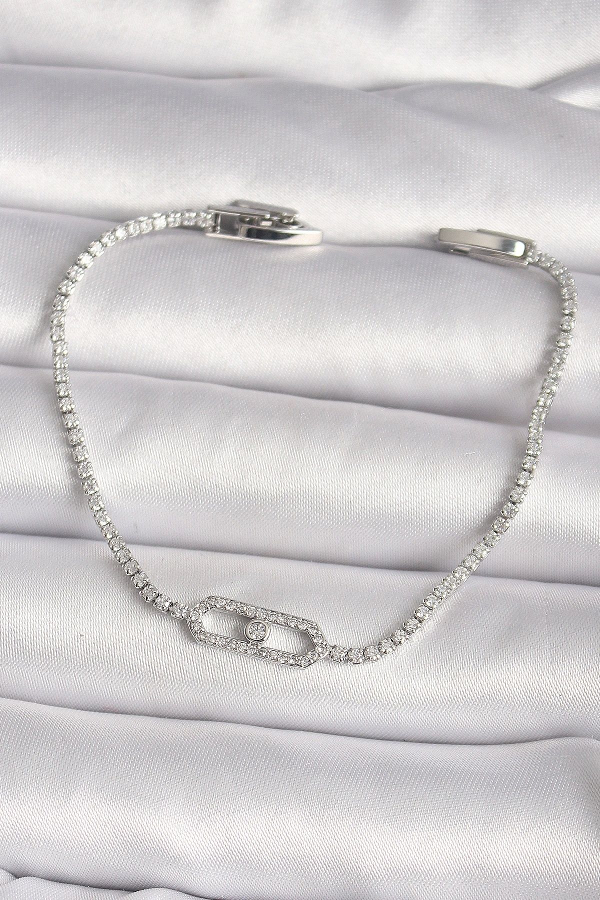 OurStyles Pirinç Gümüş Renk Zirkon Taşlı Messika Model Kadın Bileklik - TJ-BB6618