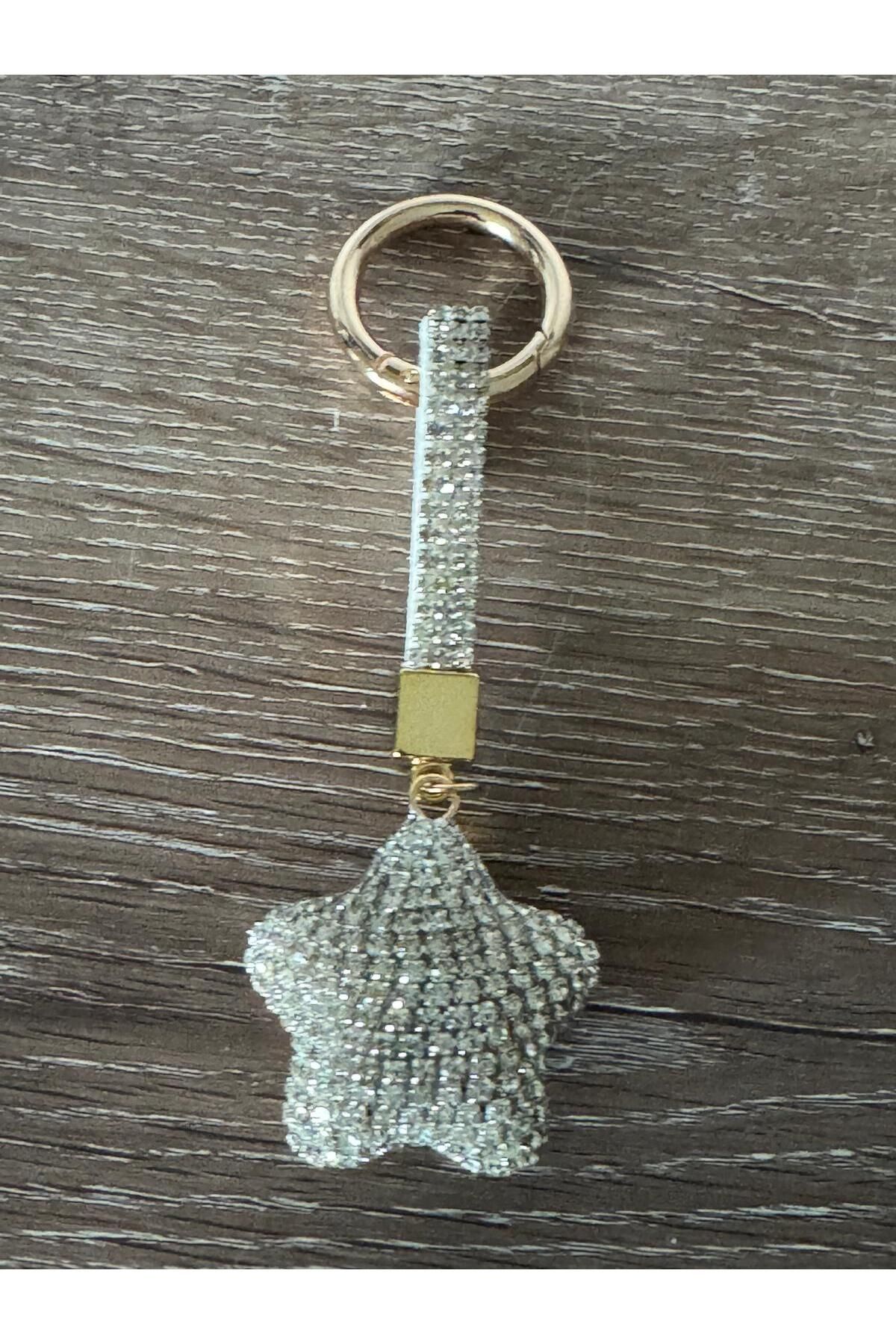 misstakıjewerly GÜMÜŞ RENK TAŞLI KALP MODEL BOMBELİ ANAHTARLIK