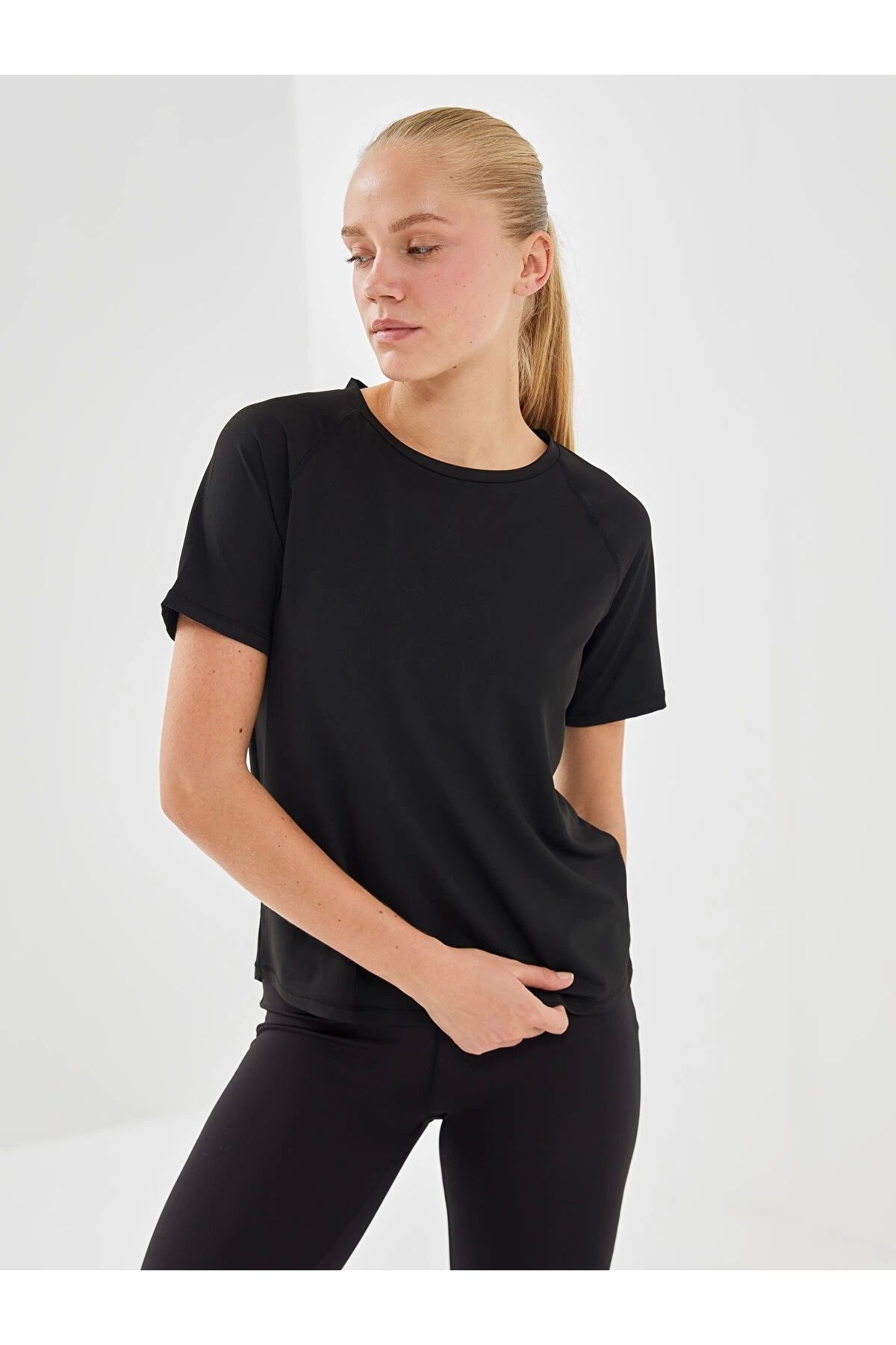 LC Waikiki XSIDE ACTIVE Siyah Bisiklet Yaka Reflektör Baskılı Kadın Spor Tişört