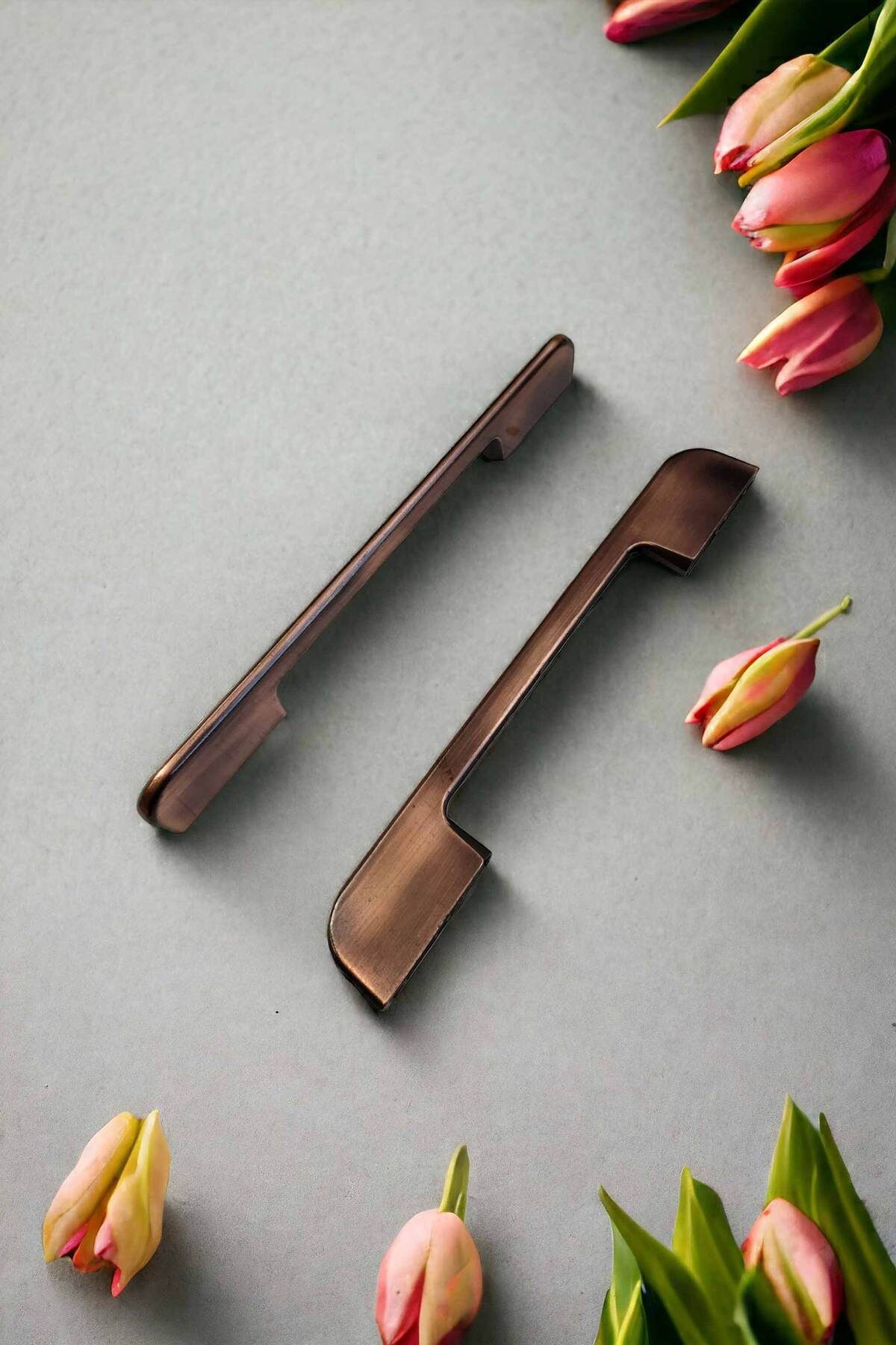 Dizaynhouse 160 mm Bakır Renk Narin Model Zarif Dolap Kulpu, Eskitme Bakır Metal Dolap ve Çekmece Kulpu
