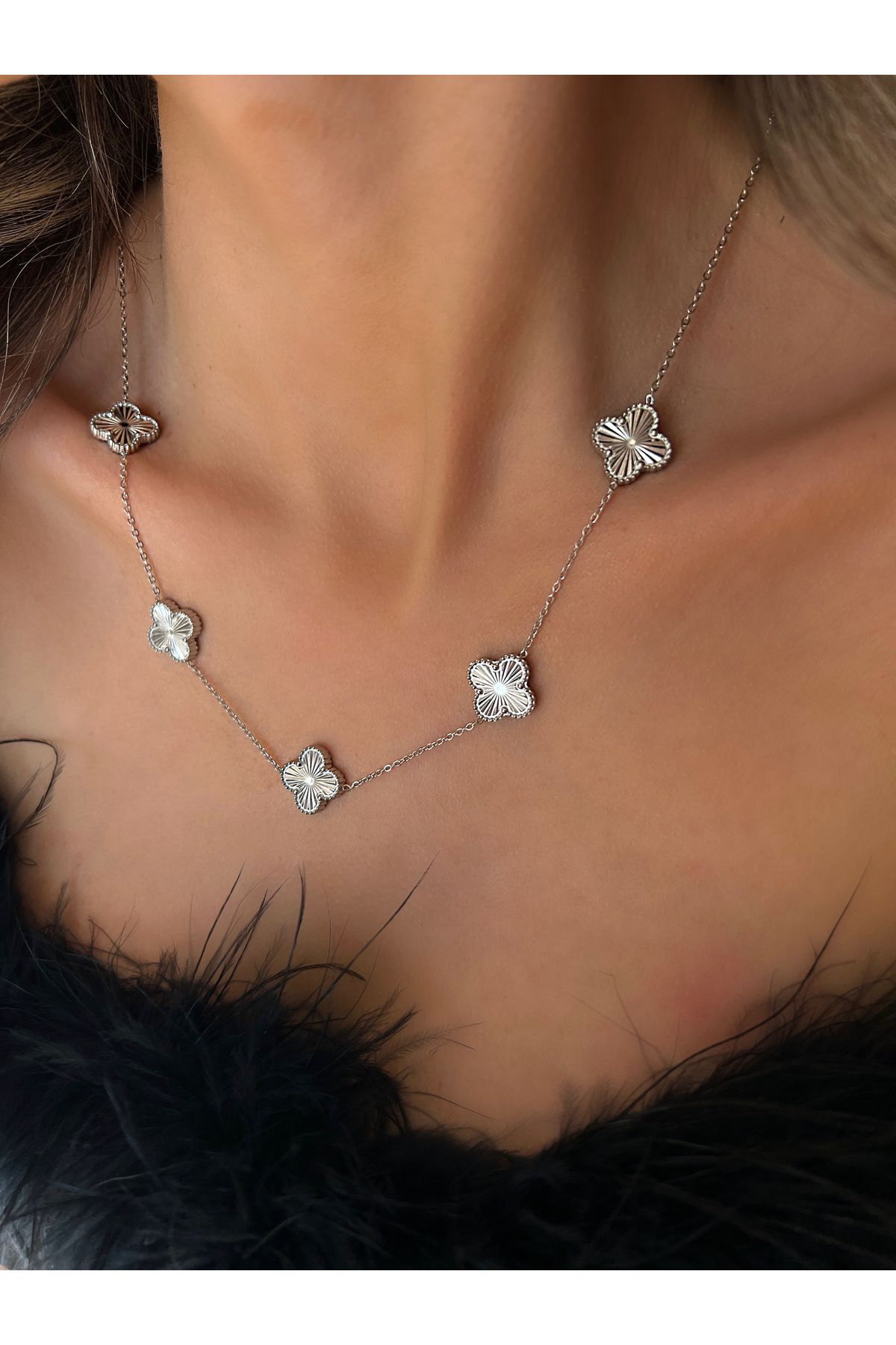 JELLY Kadın Çelik Gümüş Renk Yonca Model Kolye