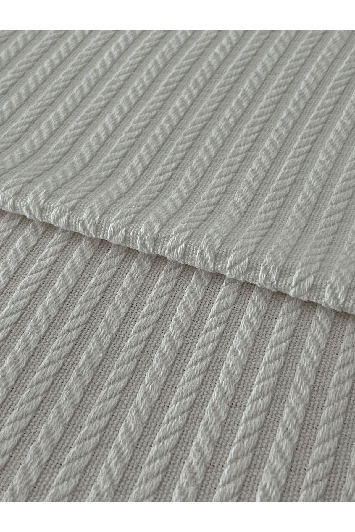 Zeren Home Pamuklu Örgü Desen Ponpon Detaylı Bebek Pikesi 80x115cm