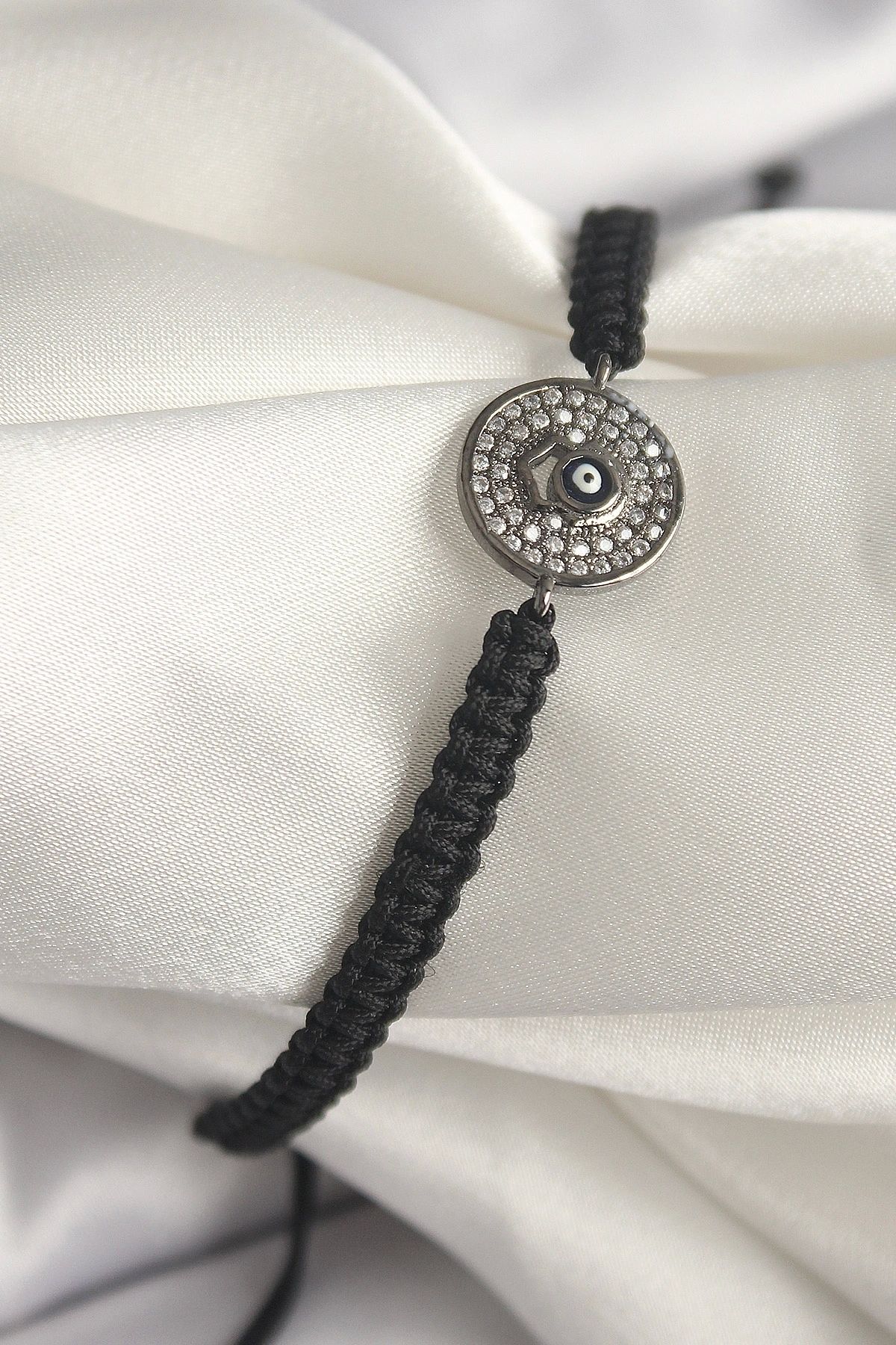 OurStyles Pirinç Füme Renk Zirkon Taşlı Nazar Boncuk İşleme Makrome Asansörlü Model Kadın Bileklik - TJ-BB6788