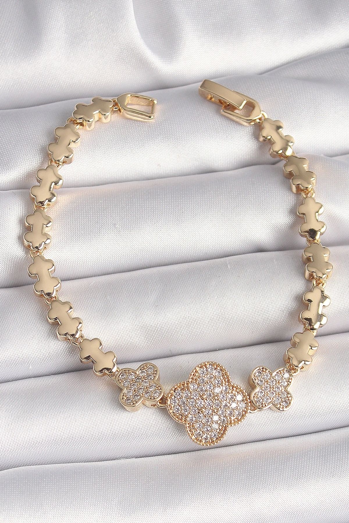 OurStyles Pirinç Gold Renk Zirkon Taşlı Yonca Model Zincir Kadın Bileklik - TJ-BB6822