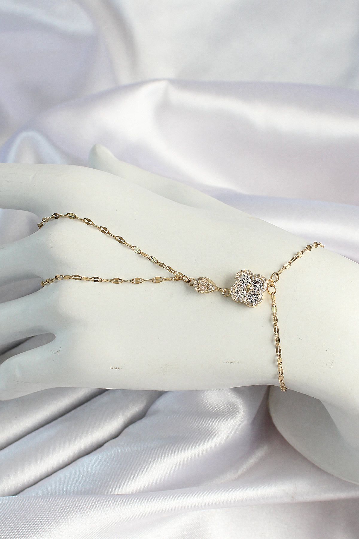 lumossia 316L Çelik Gold Renk Zincirli Yonca Figürlü Zirkon Taşlı Şahmeran