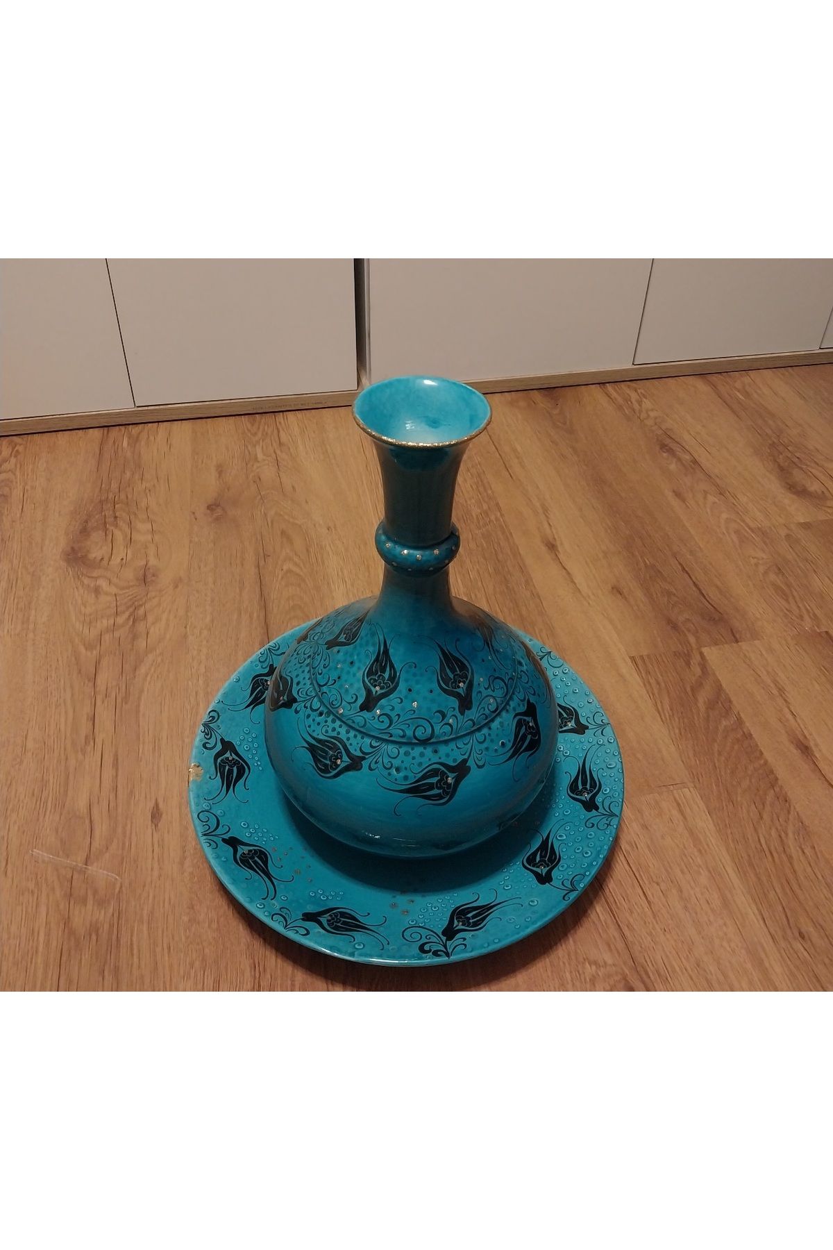 Butik Özel tasarım çini vazo ve tabağı (34×64×23) Tabak (31cm)