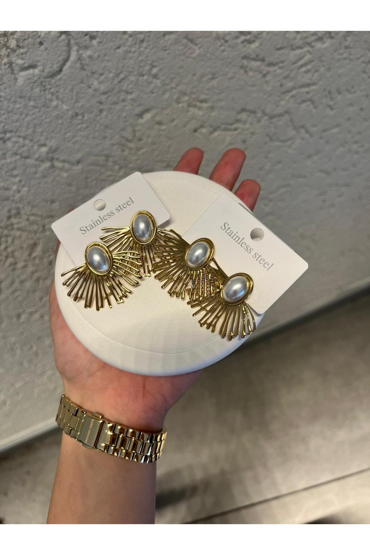 BeGa store Kadın çelik güneş inci detaylı gold küpe