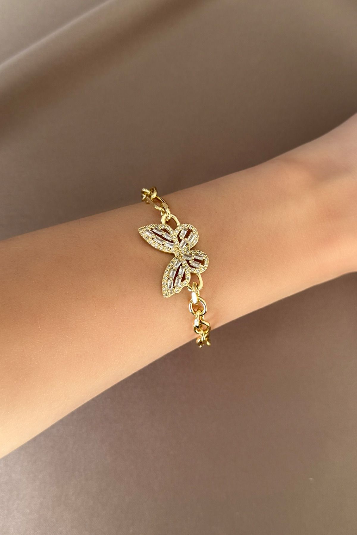 laria jewelry Taşlı Kelebek Figürlü Zincir Bileklik