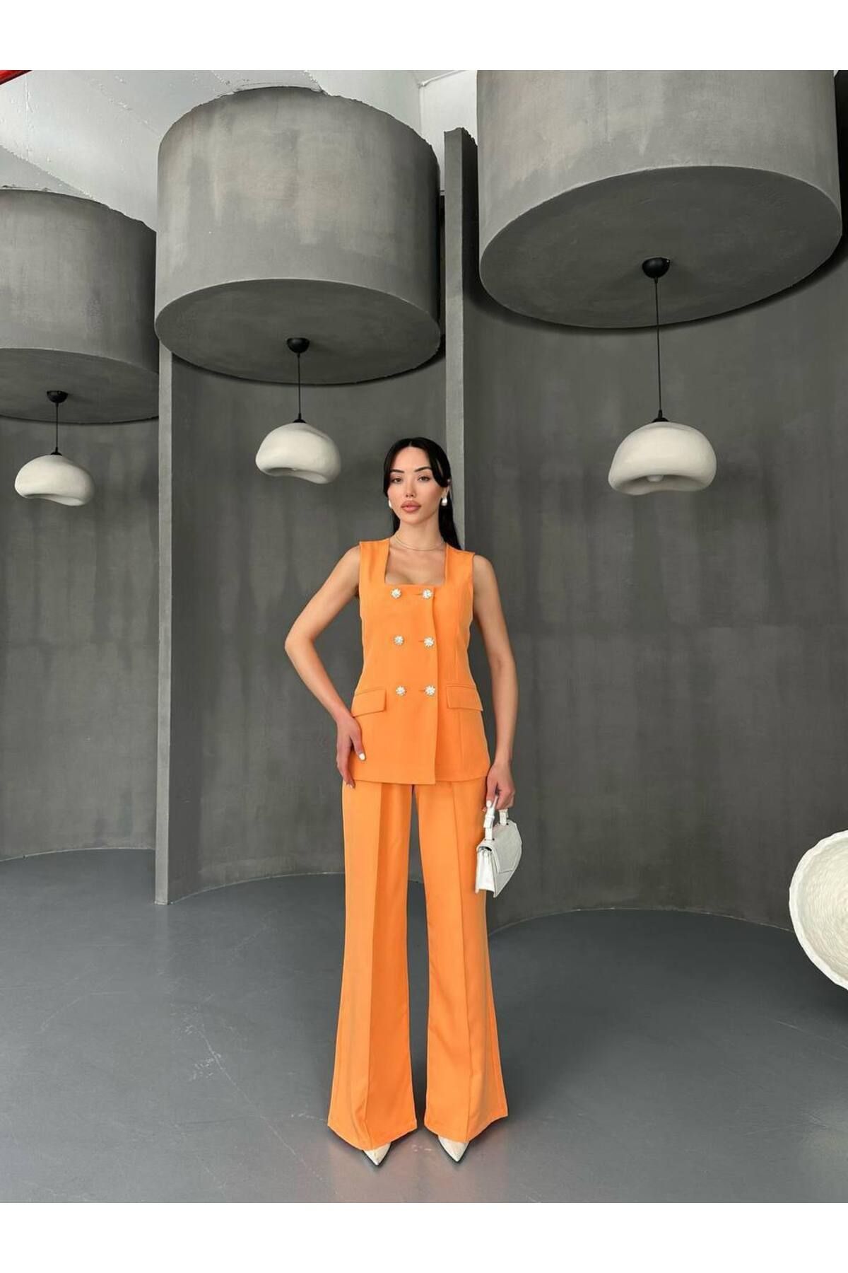 Hotfashion TAŞ DÜĞMELİ SIFIR KOL YELEK PANTOLON TAKIM