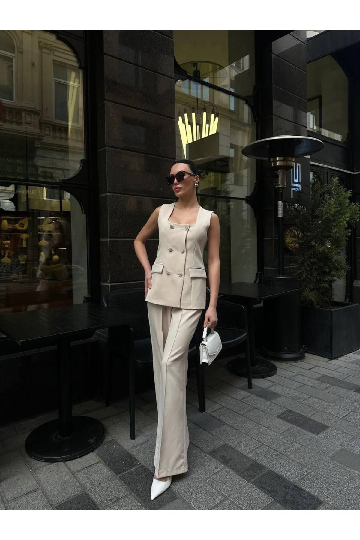 Hotfashion TAŞ DÜĞMELİ SIFIR KOL YELEK PANTOLON TAKIM