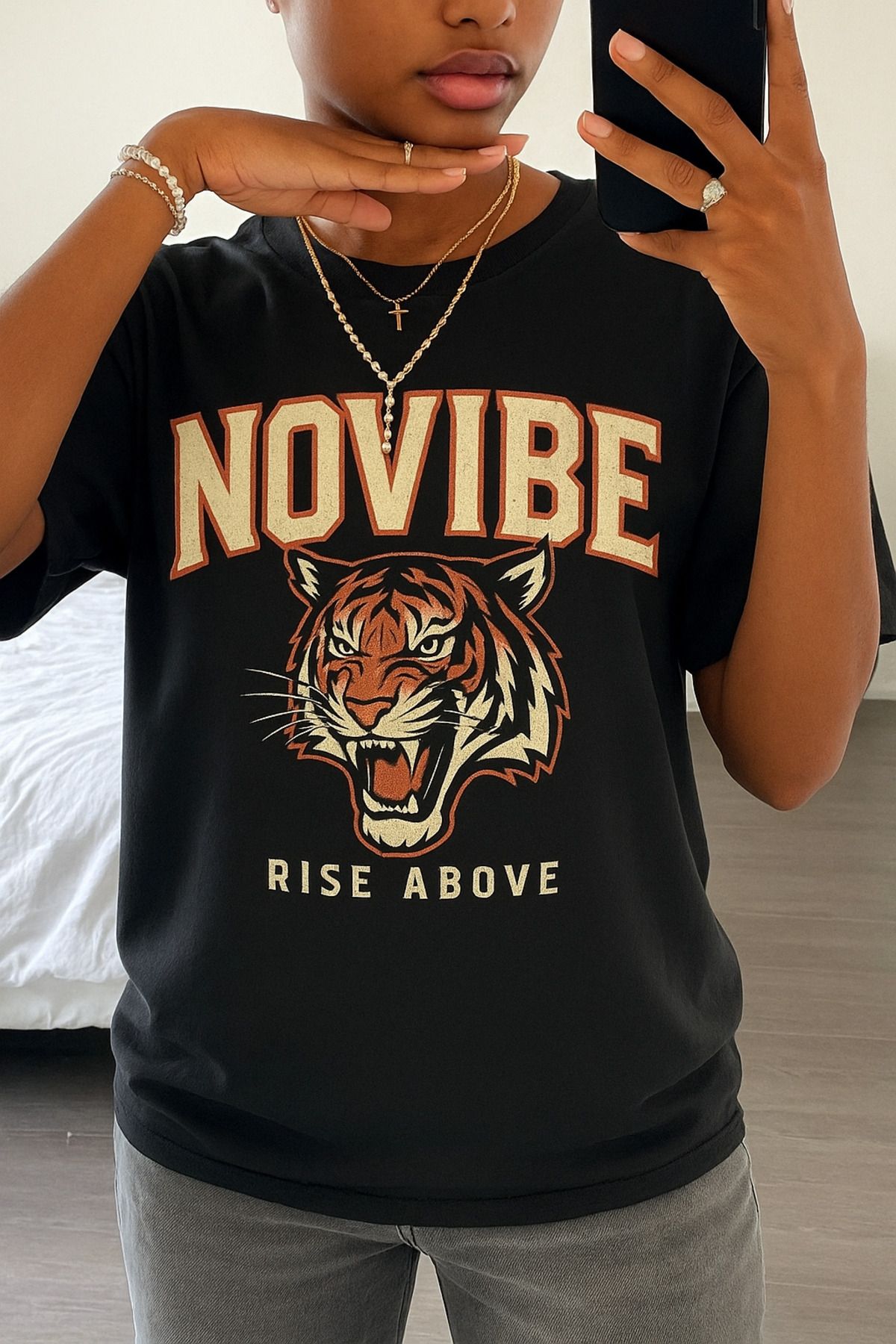NoVibe Unisex Siyah Aslan Novibe Baskılı Baskılı Kısa Kol %100 Pamuk T-shirt