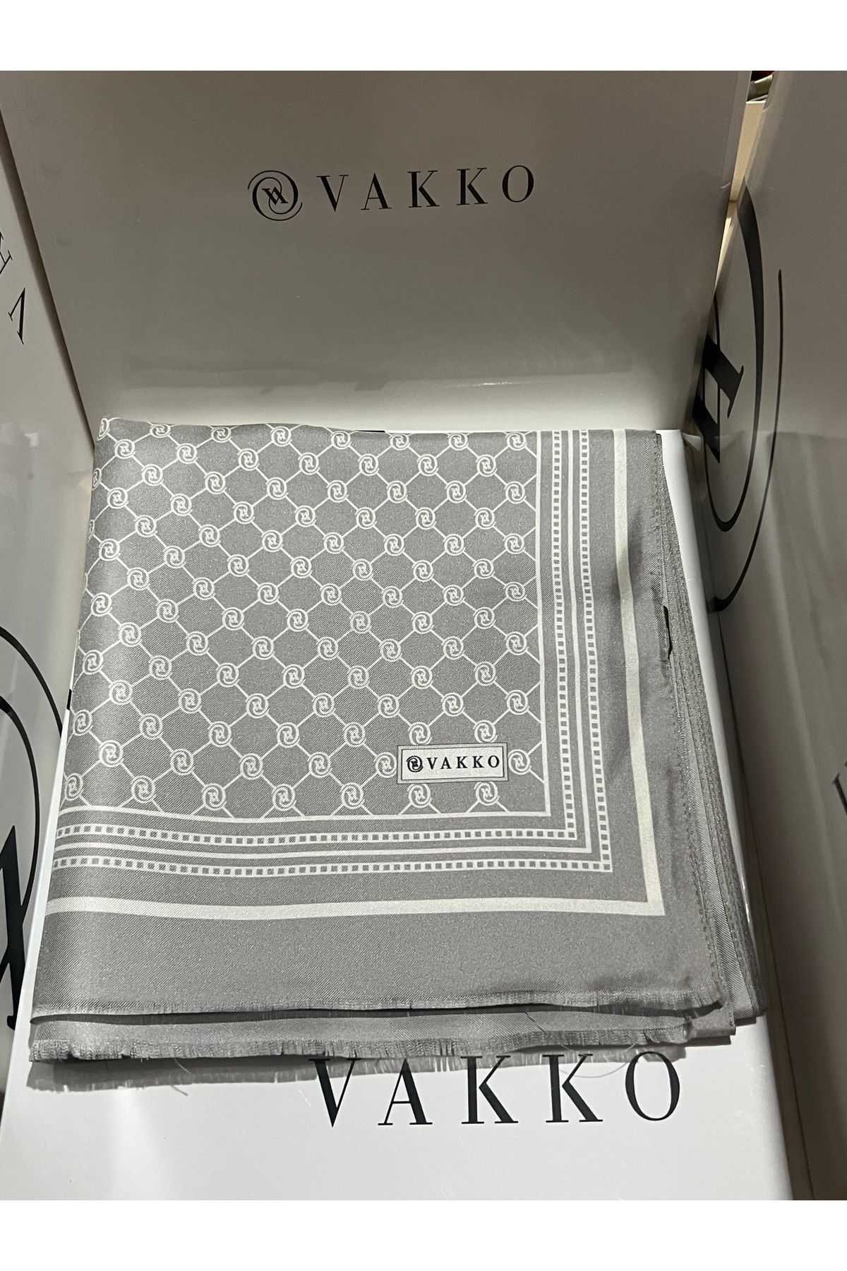 Vakko KUM MONOGRAM TWİLL ŞAL