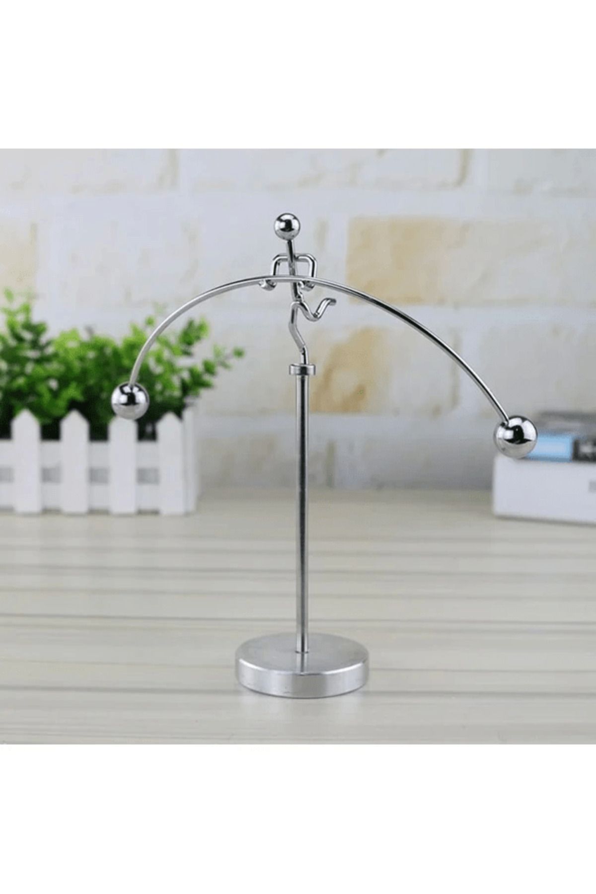 merland benvecocuk Tasarımlı Ve Eğlenceli Metal Oyuncak Figürü Newton Denge Adam ( Lisinya )