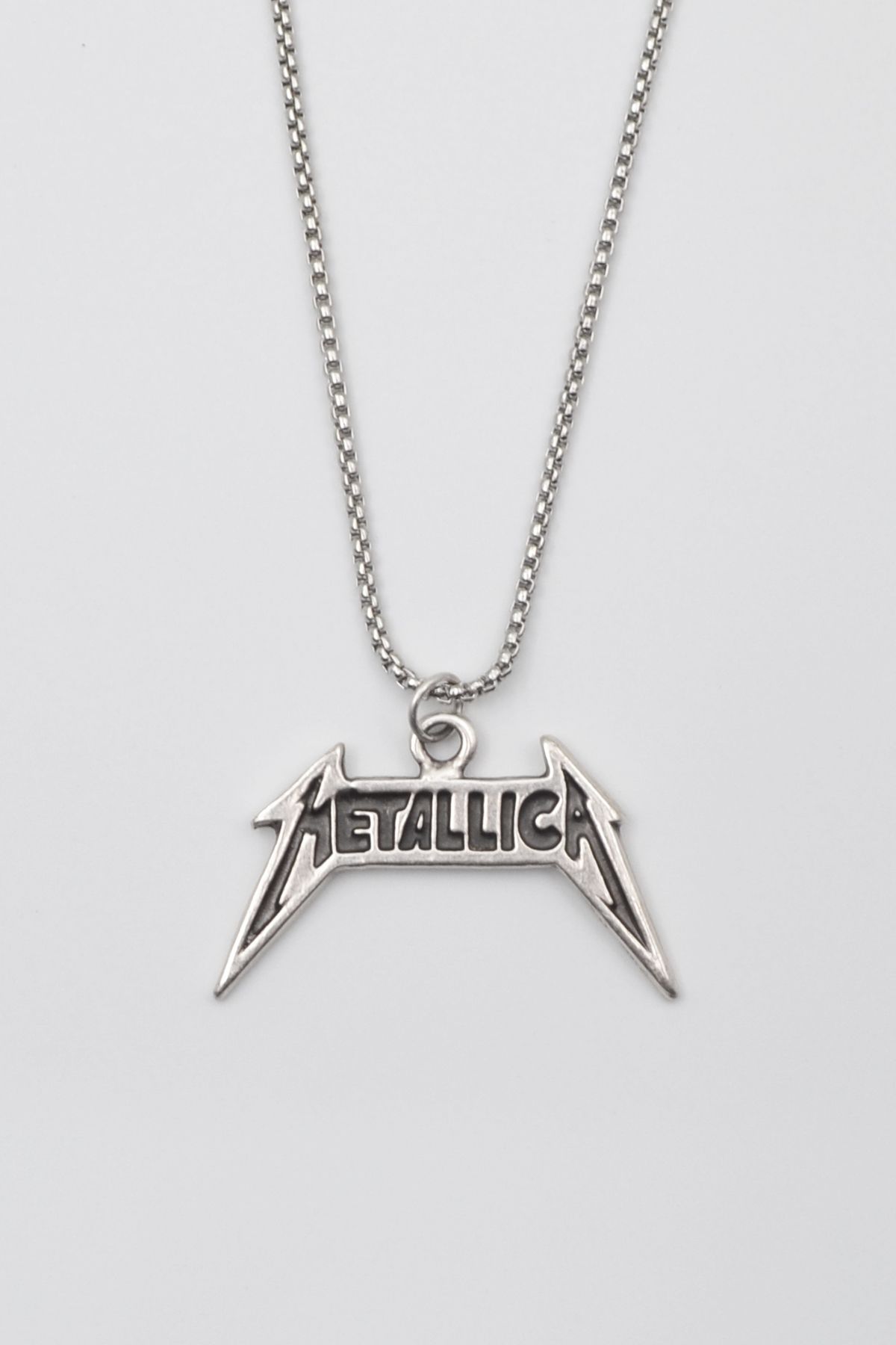 Bu Farklı Metallica Yazılı Kolye - Örme İthal Zincirli Unisex Gümüş Kaplama - 60 cm