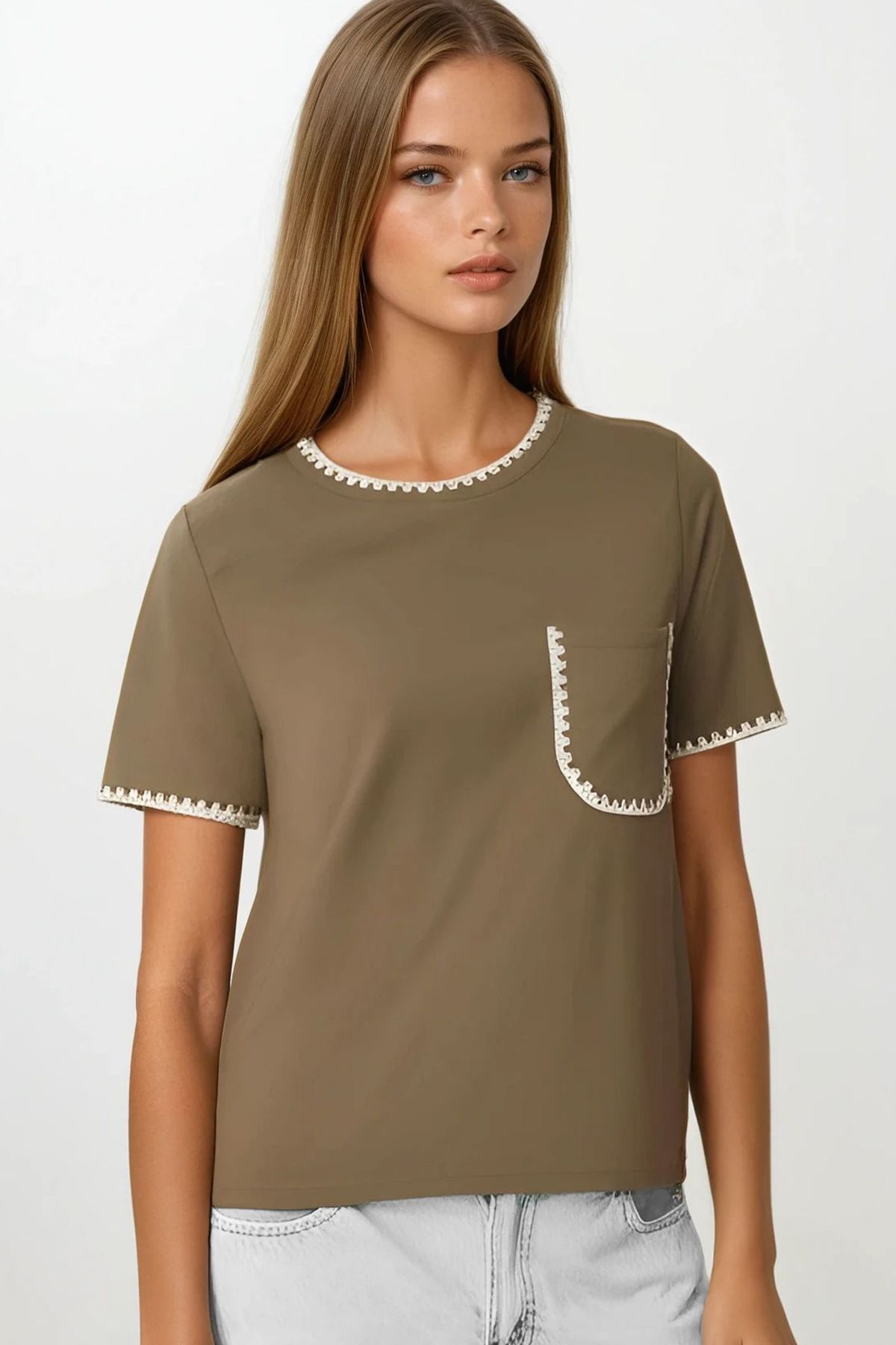 VAGGON Nakış İşlemeli Tek Cepli T-Shirt