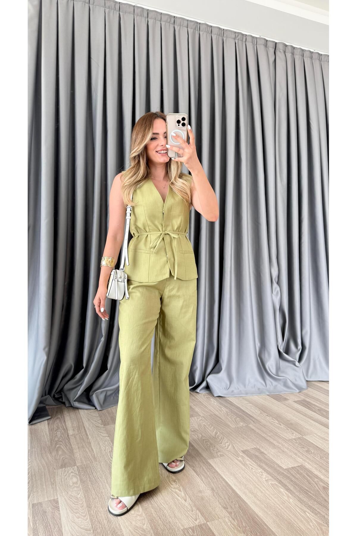 pelin yıldız butik Emry Kemer Detaylı Yelekli Takım