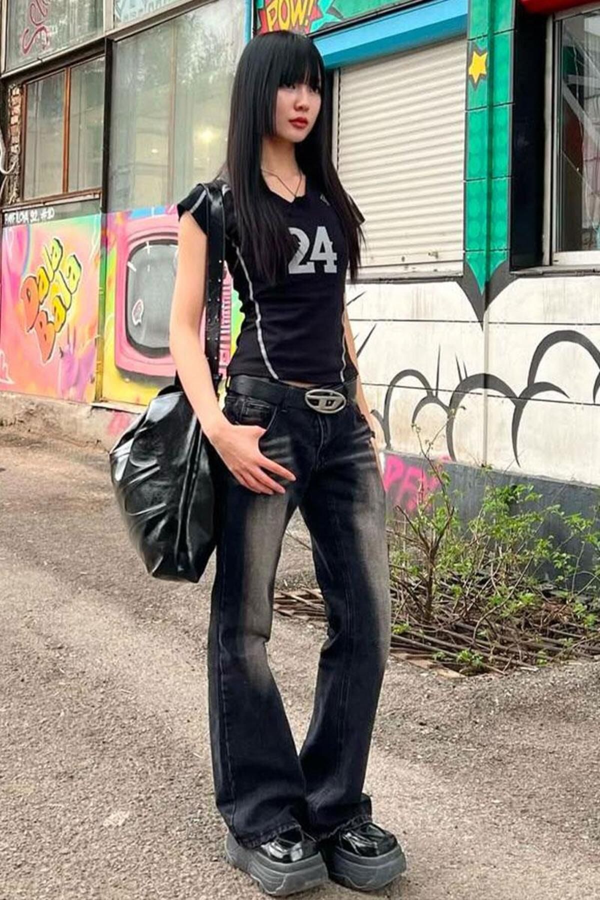 BALİNA Siyah Harajuku Ters Dikiş Baskılı Kısa Kollu Crop -BLN
