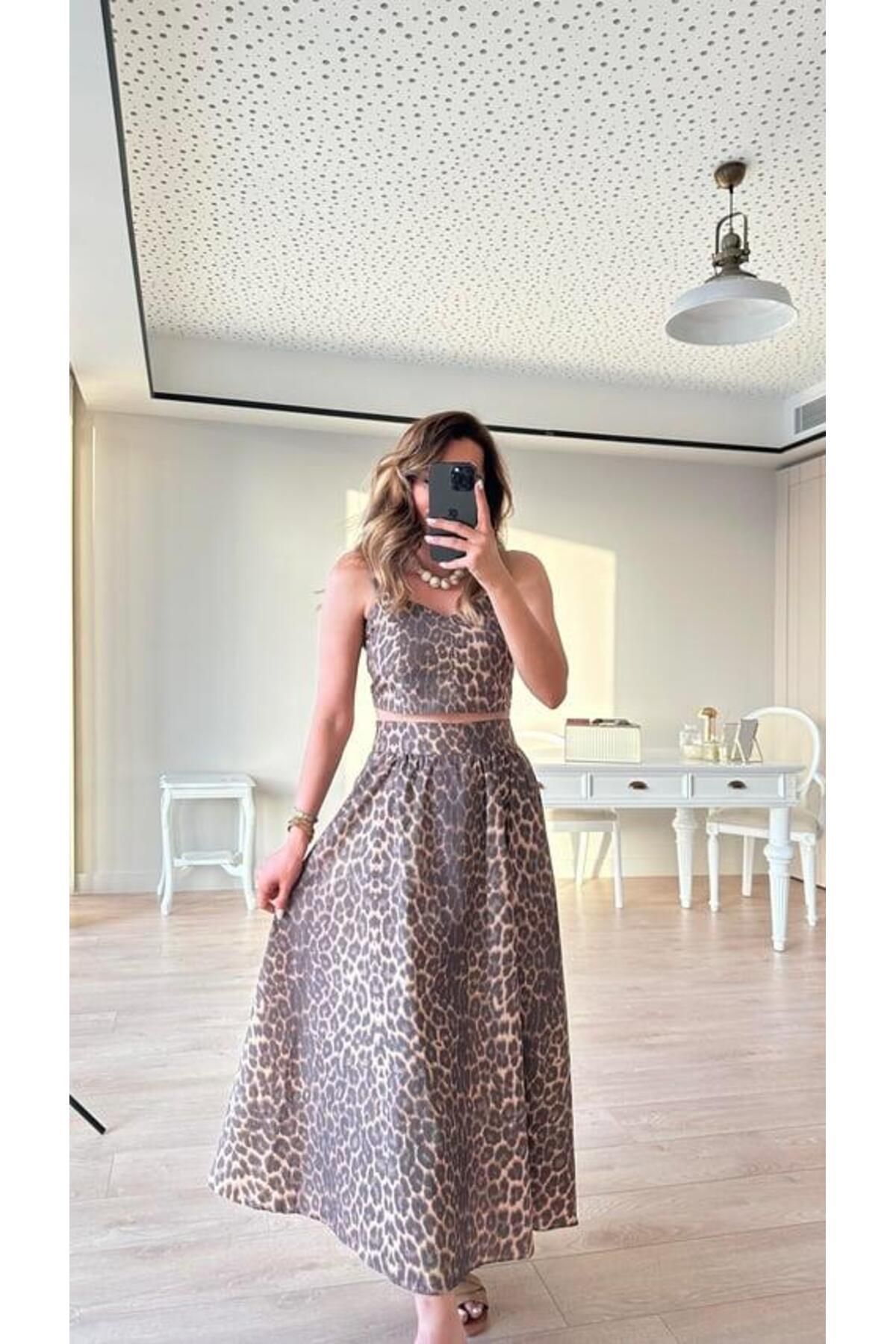 pelin yıldız butik Vina Leopar Desenli Crop Etek Takım