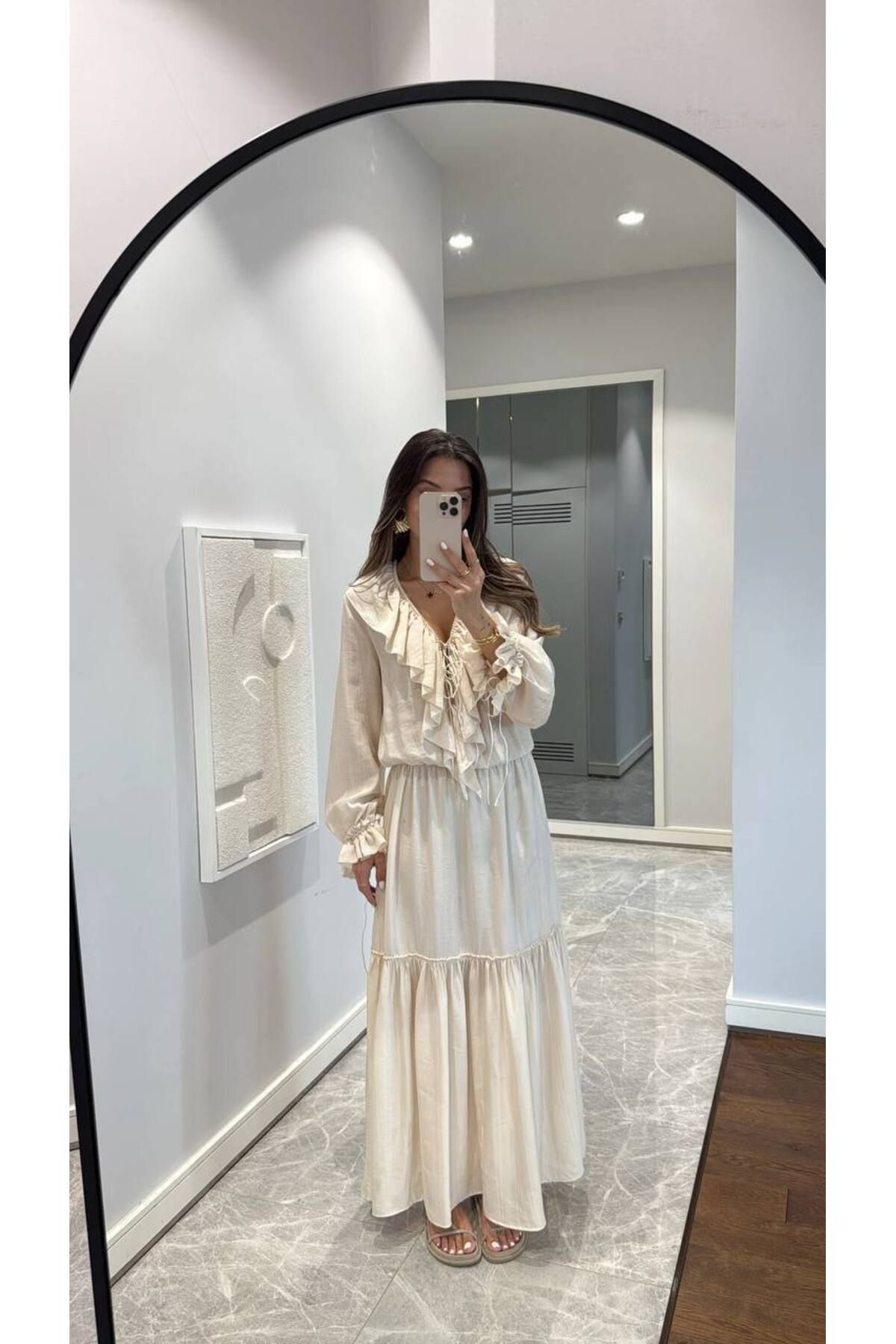 Hotfashion YAKASI VE KOLLARI FIRFIR DETAYLI ELBİSE