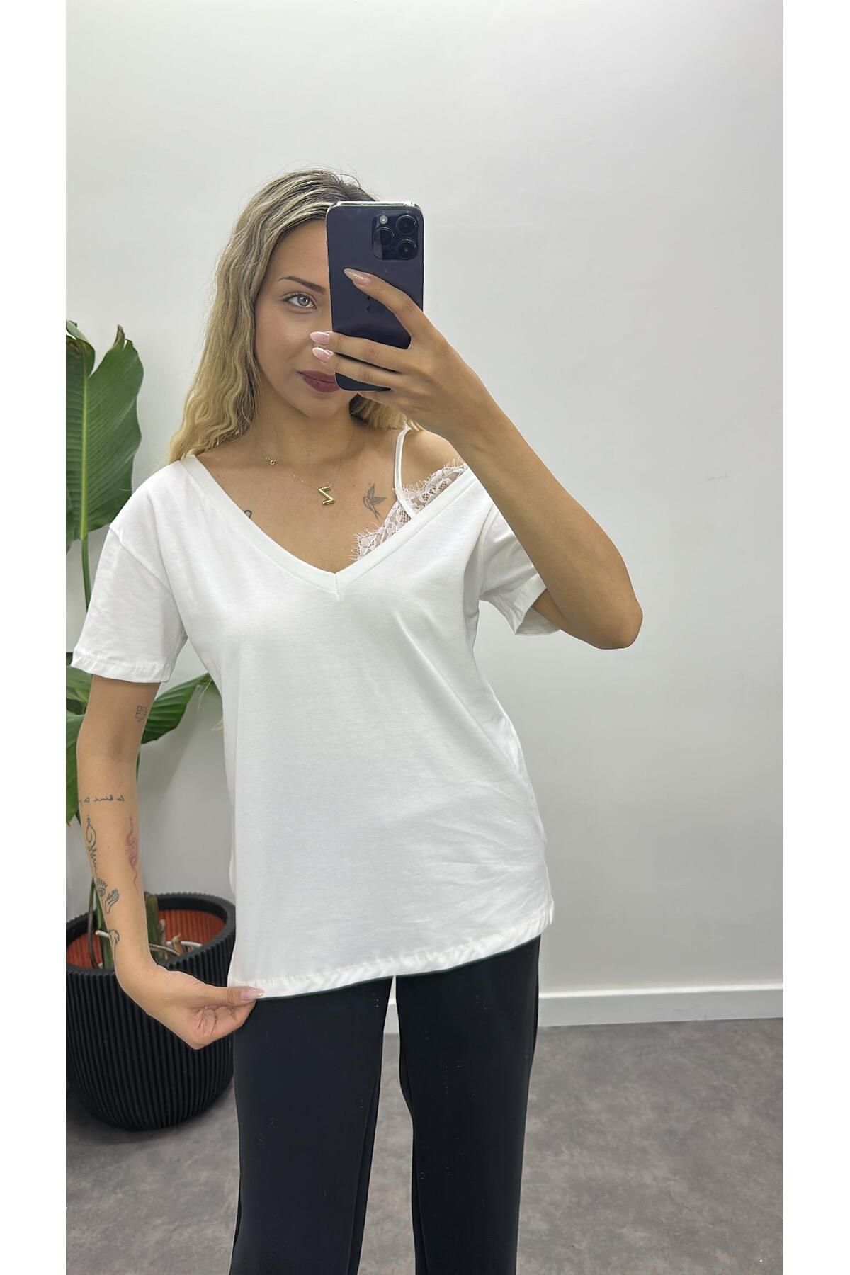 Acar Boutique Omuz Dantel Detay Bluz